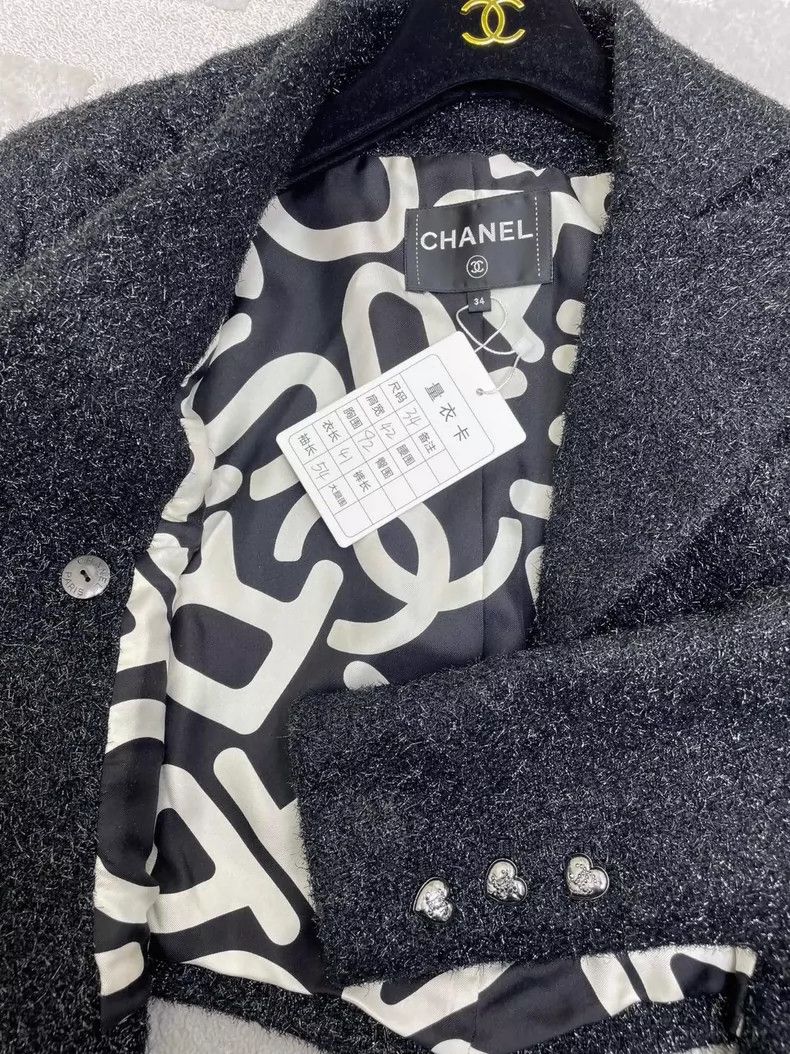 Chanel Chanel 21B black short shiny silk love button jacket 2504-N Size XXS / US 00 / IT 34 - 3 Thumbnail