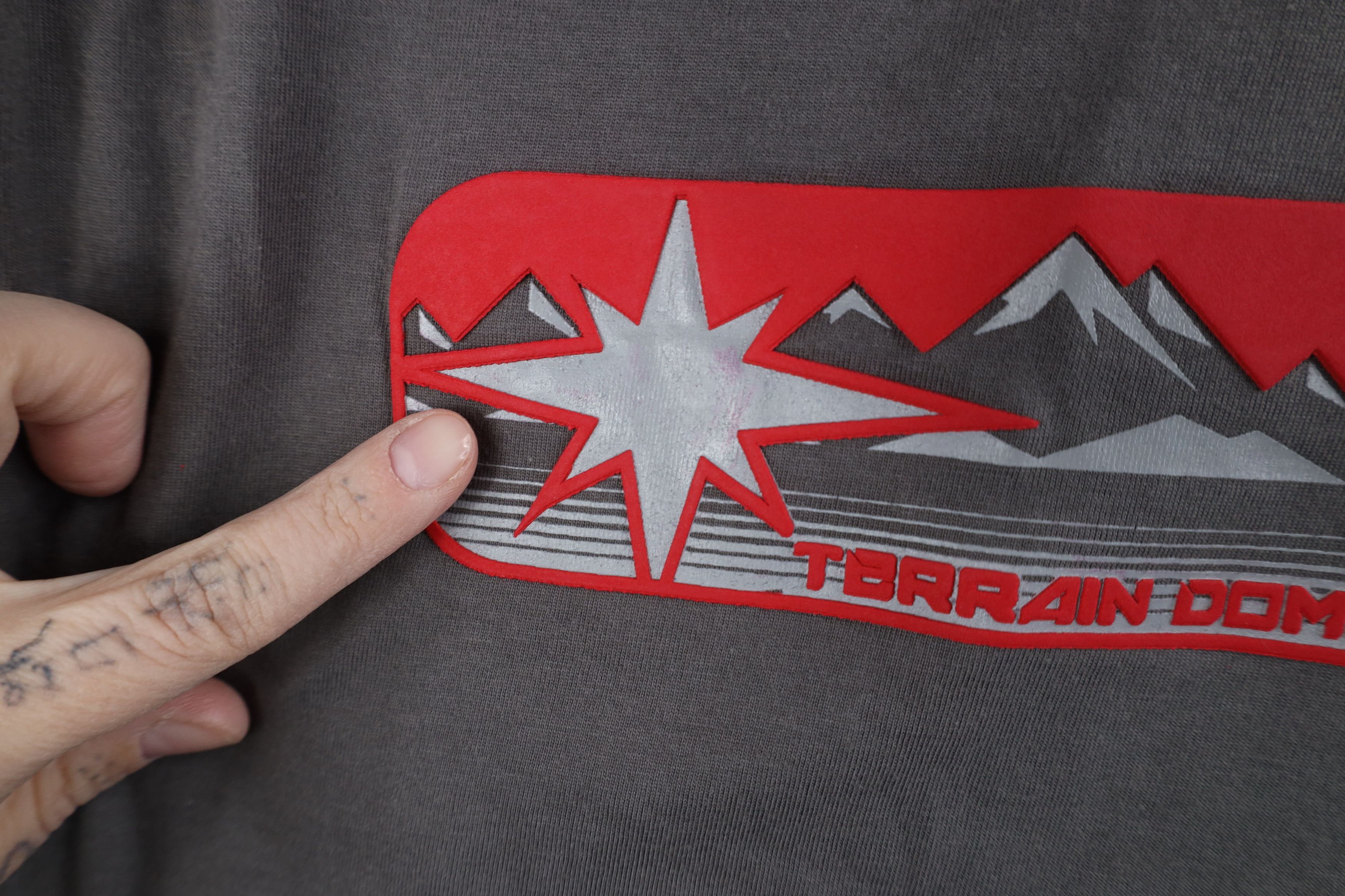 Vintage Vintage Y2K Polaris Snowmobile Long Sleeve T-Shirt Gray Size US M / EU 48-50 / 2 - 8 Thumbnail