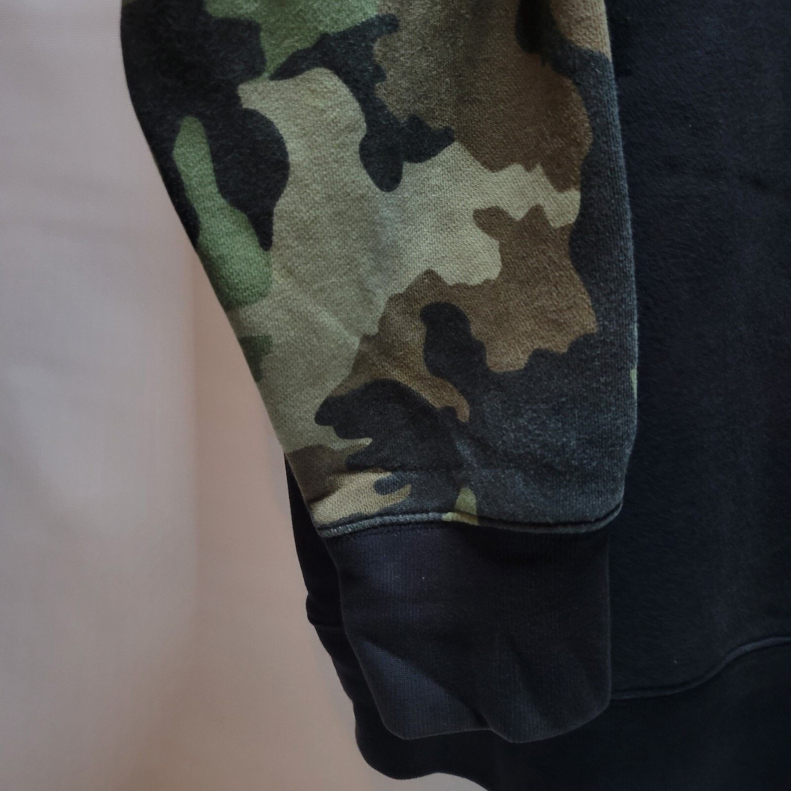 Vintage VINTAGE STUSSY WORLD TOUR 89 BLACK CAMO PLAID SWEATSHIRT L Size US L / EU 52-54 / 3 - 4 Thumbnail