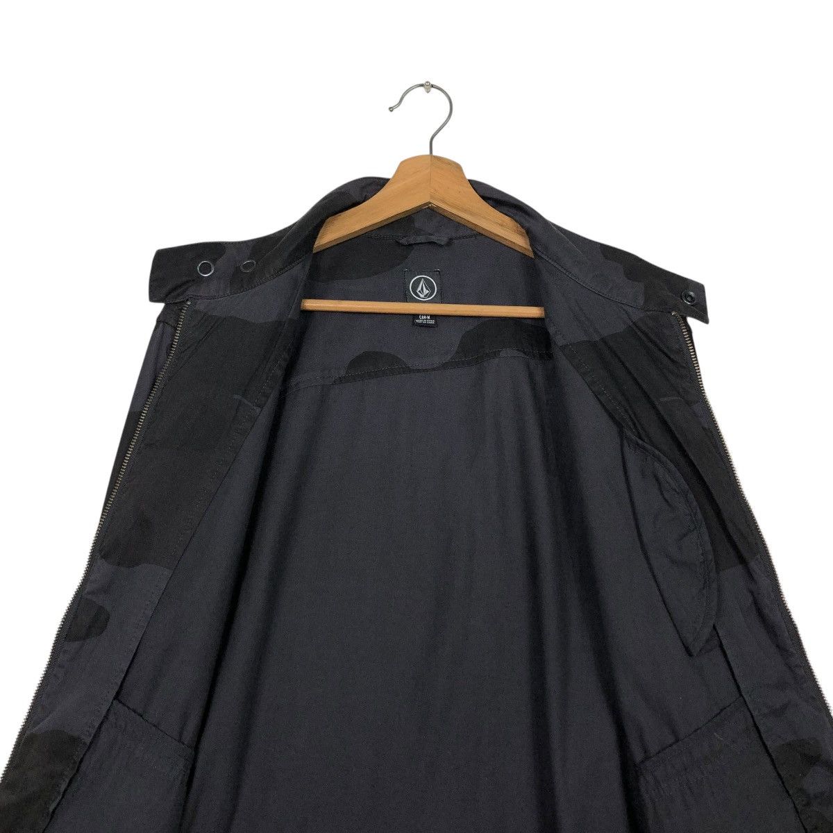 Japanese Brand 🔥RICH BLACK VINTAGE BIKER JACKET VOLCOM CAMOUFLAGE DESIGN Size US M / EU 48-50 / 2 - 16 Thumbnail