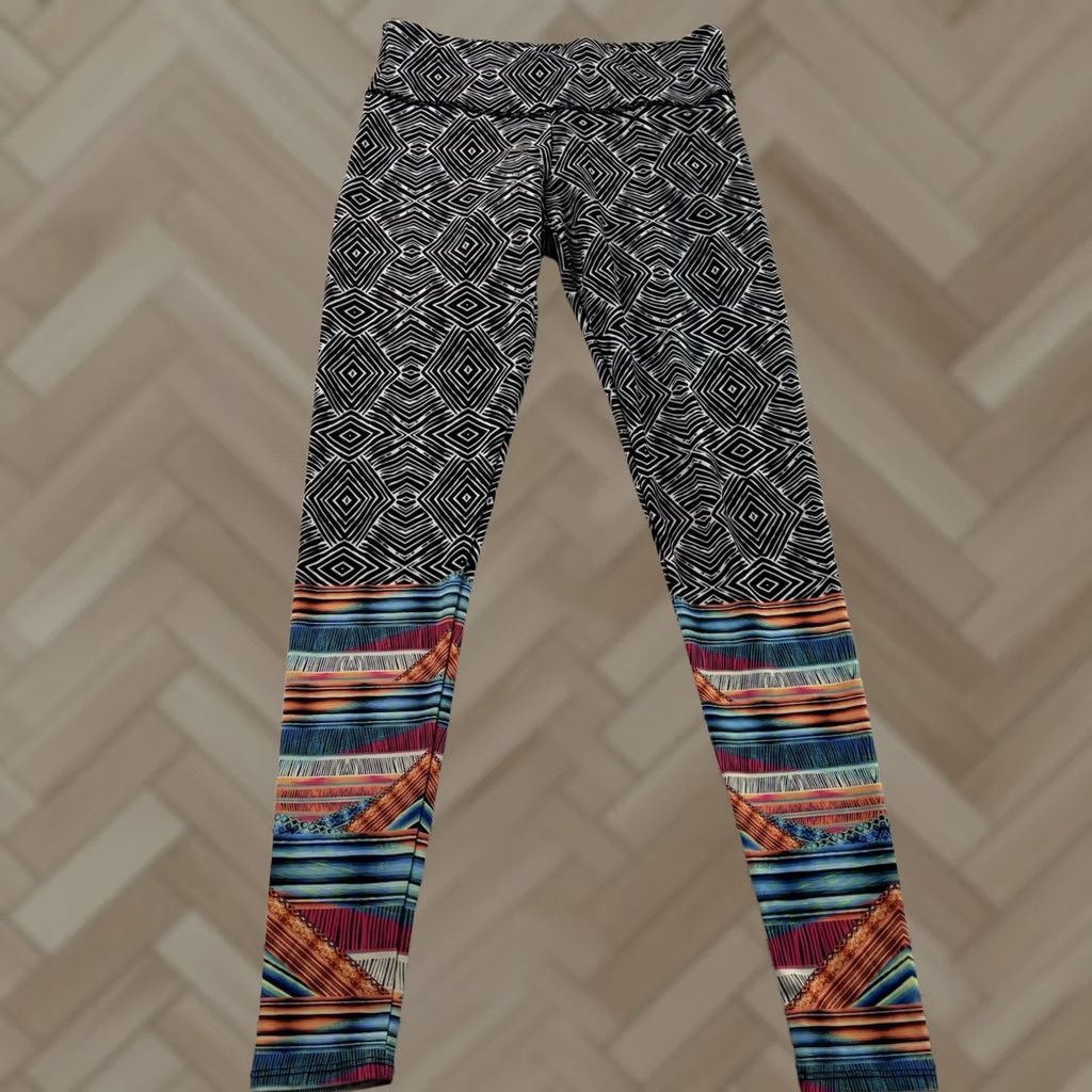 Vintage Onzie Aztec Print Athletic Yoga Leggings Women's S Black Size 28" / US 6 / IT 42 - 1 Thumbnail