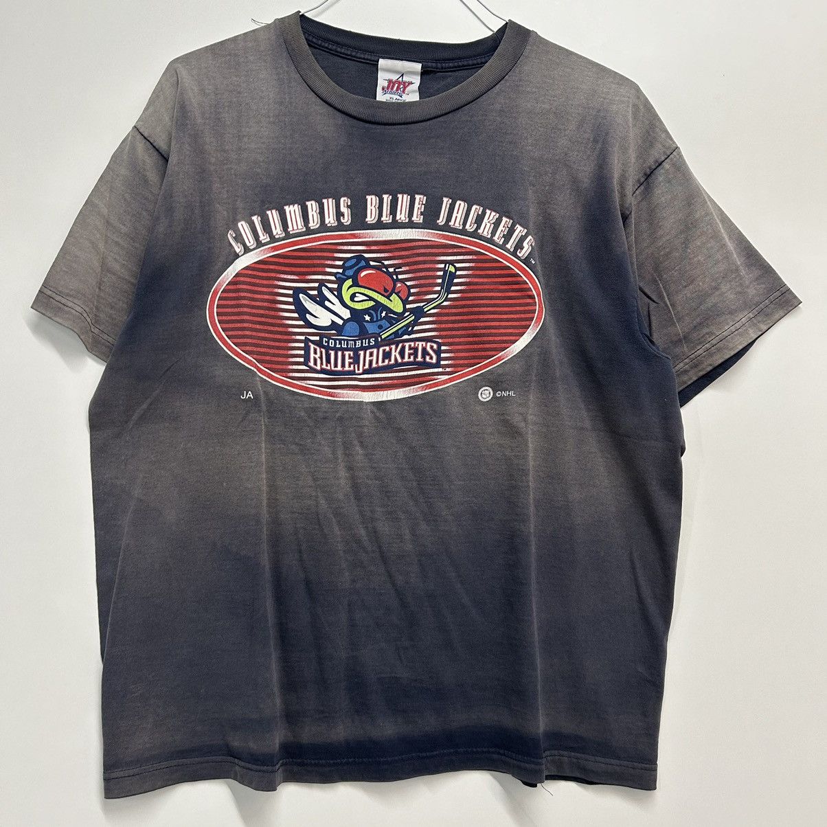 Vintage 90s Columbus Blue Jackets NHL Graphic Faded T Shirt