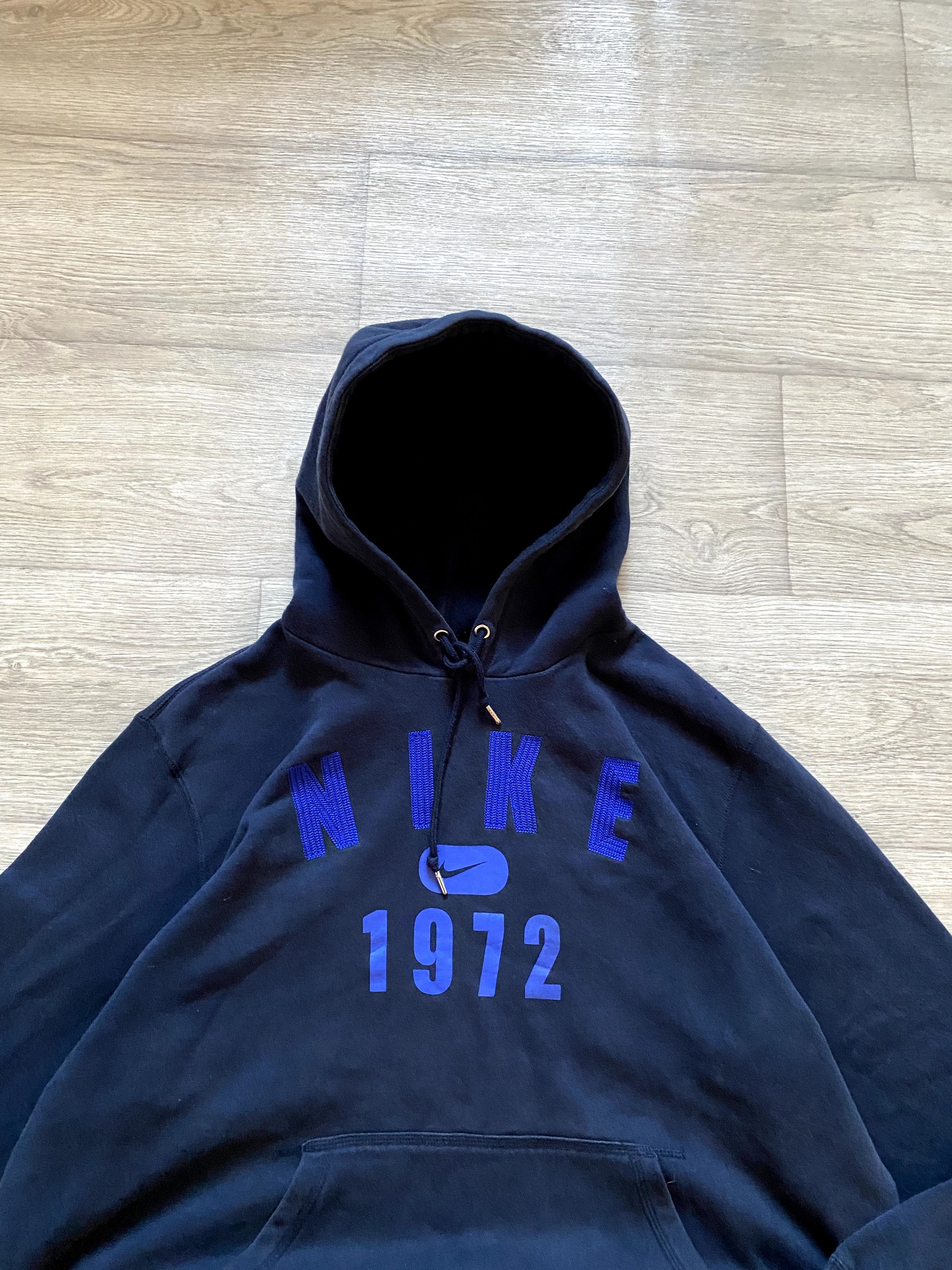 Nike Vintage Nike Spell Out Center Logo Swoosh Navy Hoodie Size US XL / EU 56 / 4 - 3 Thumbnail