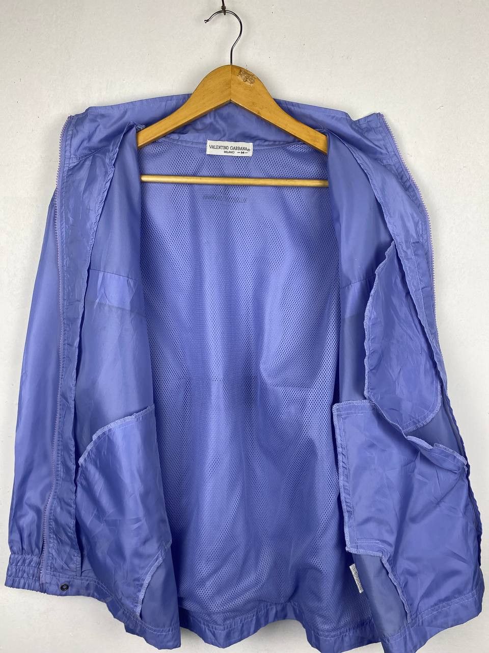Valentino valentino gabbana light jacket nice design Size US M / EU 48-50 / 2 - 7 Thumbnail