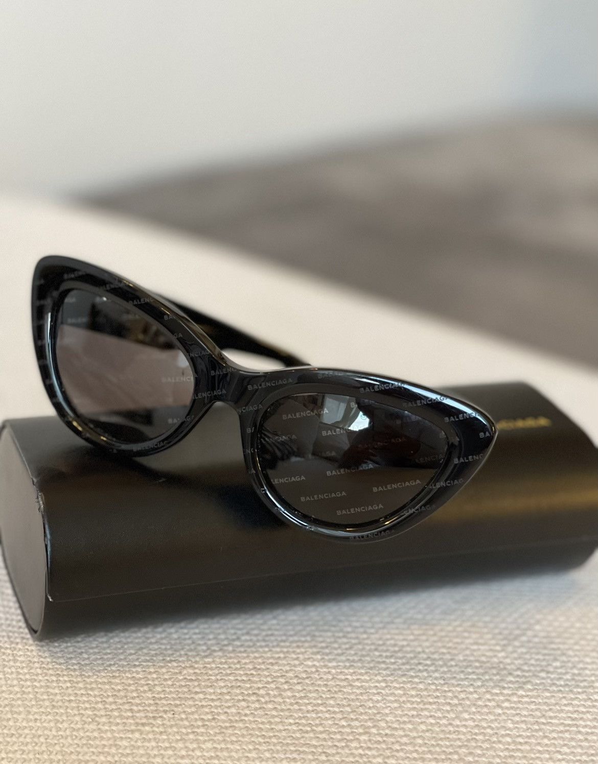 Balenciaga Balenciaga Logomania Cat Eye Sunglasses Size ONE SIZE - 6 Thumbnail