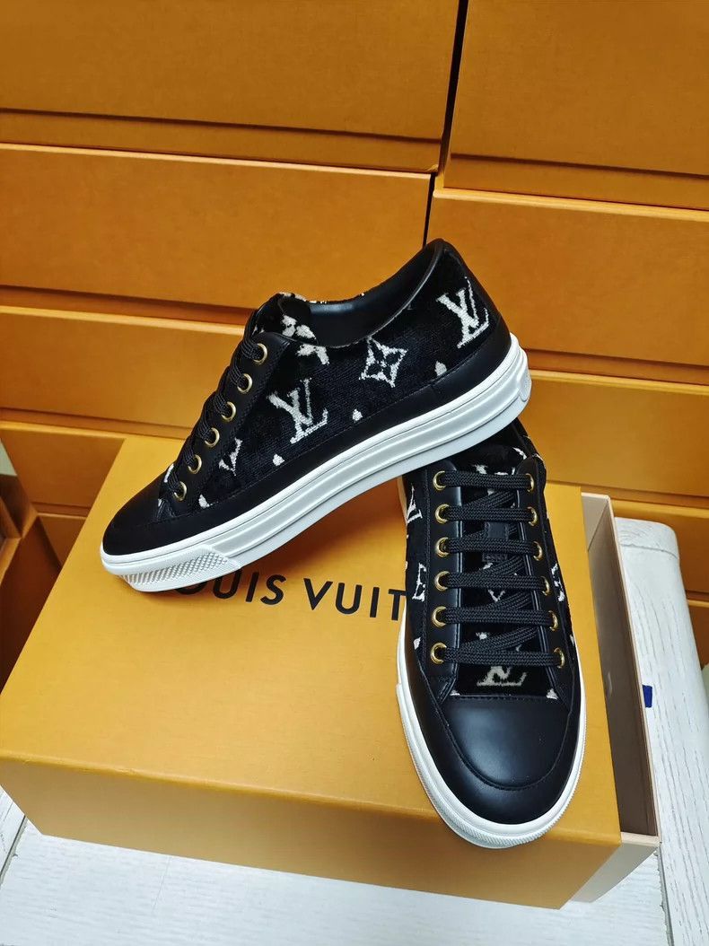 Louis Vuitton LV Low-top Lace-up Women’s Shoes Size 34.5-2507 Size US 4 / IT 34 - 4 Thumbnail