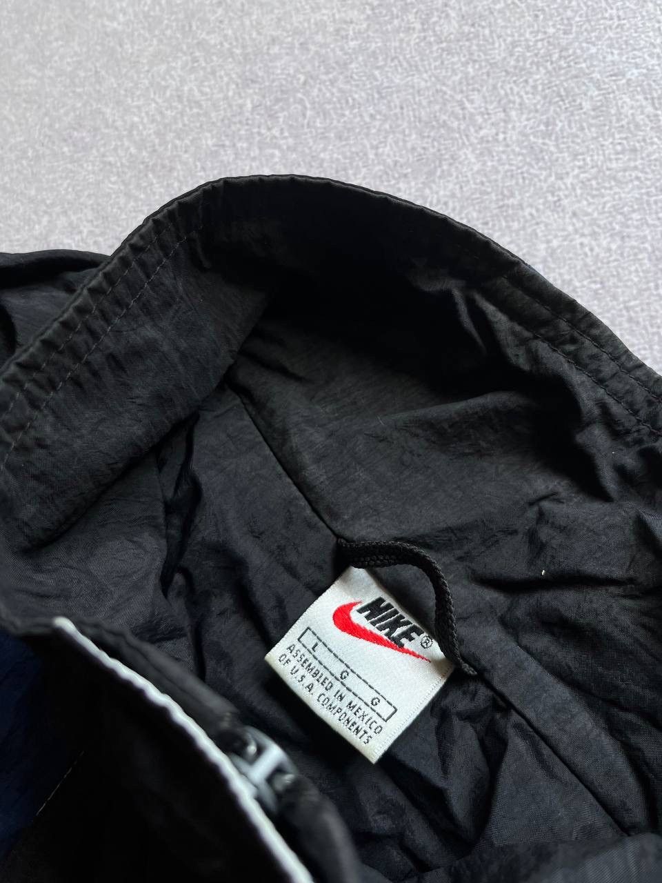 Nike Vintage Nike Swoosh Nylon Olympic Jacket Y2K L Size US L / EU 52-54 / 3 - 5 Thumbnail