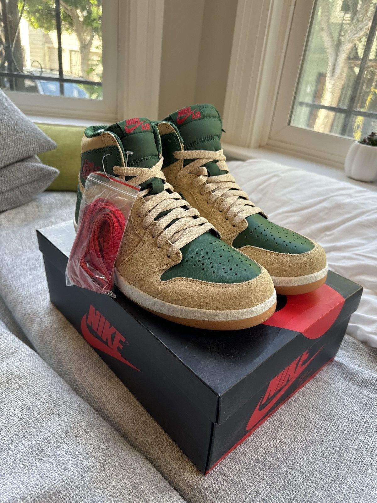Jordan Brand × Nike Air Jordan 1.5 High The Return Size US 9 / EU 42 - 1 Thumbnail