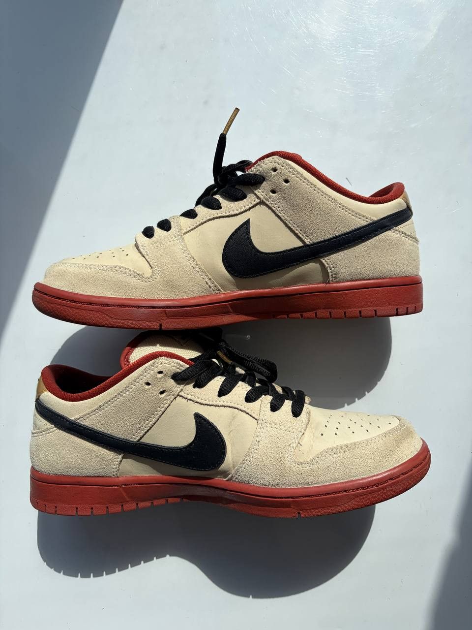 Nike SB Nike SB Dunk Low Pro Hennessy Muslin Size US 9 / EU 42 - 3 Thumbnail