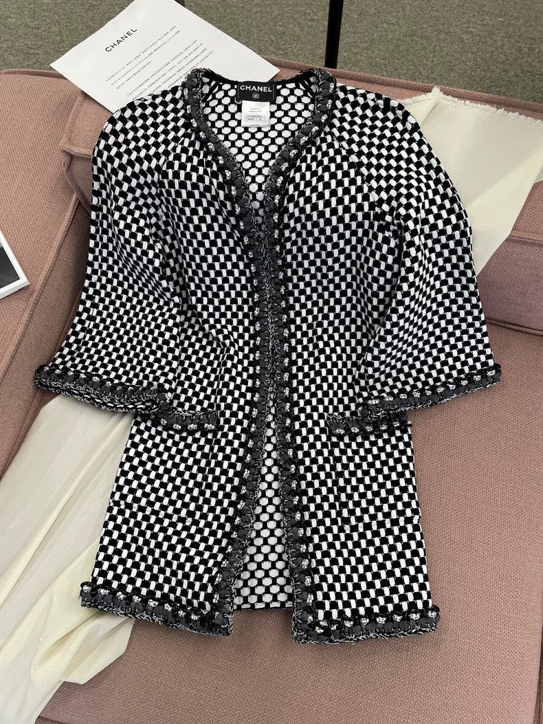 Chanel Chanel Black and white checkered chain knitted cardigan ja Size XXS / US 00 / IT 34 - 1 Thumbnail