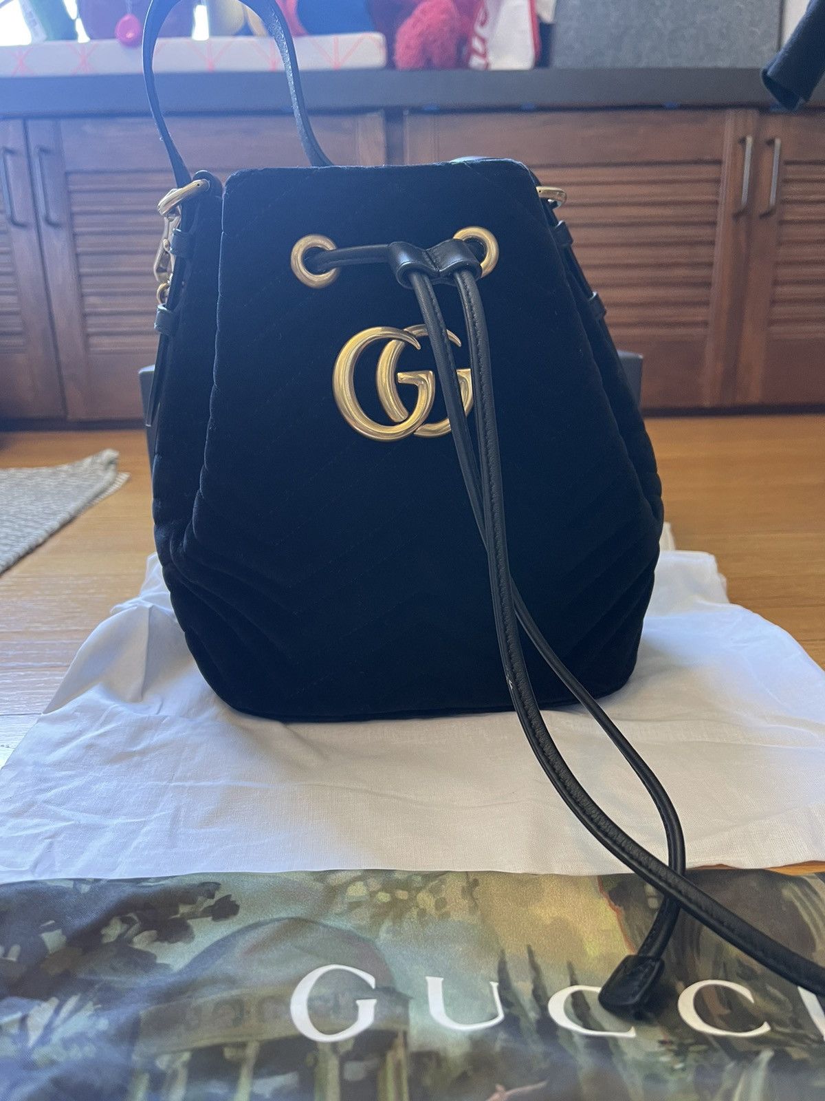 Gucci GG Marmont Matelasse Bucket Bag velvet
