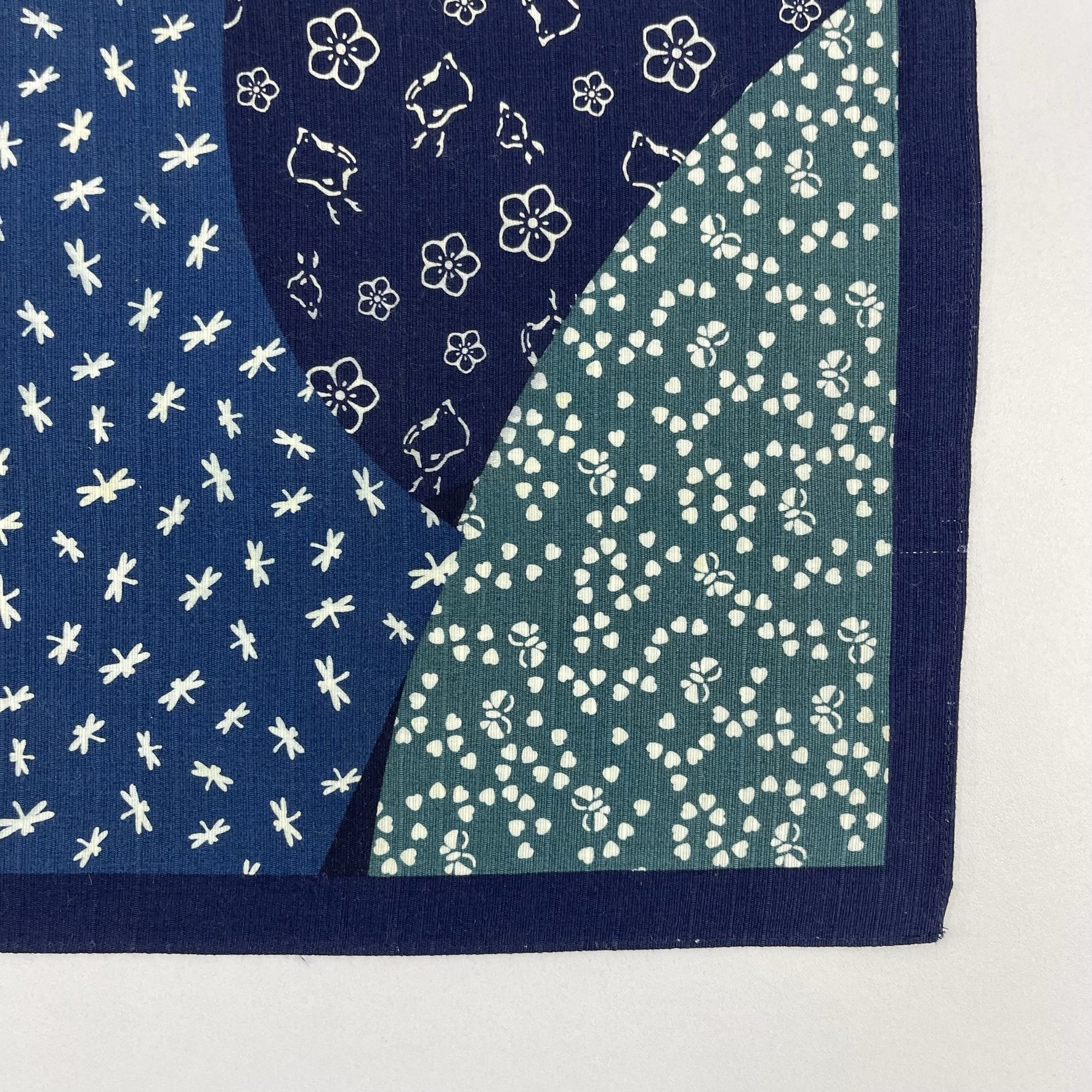 Japanese Brand Japanese Furoshiki Wrap Gift Handkerchief - 5095 Size ONE SIZE - 3 Thumbnail