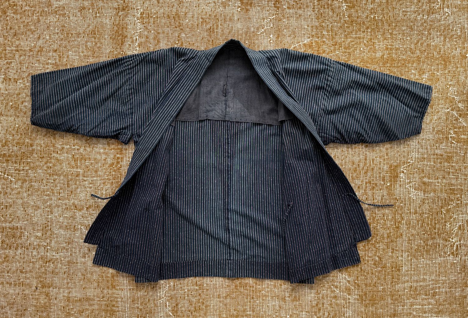 Vintage Vintage Japanese Mid-sleeved Kimono Hanten Striped Indigo Size US S / EU 44-46 / 1 - 1 Thumbnail