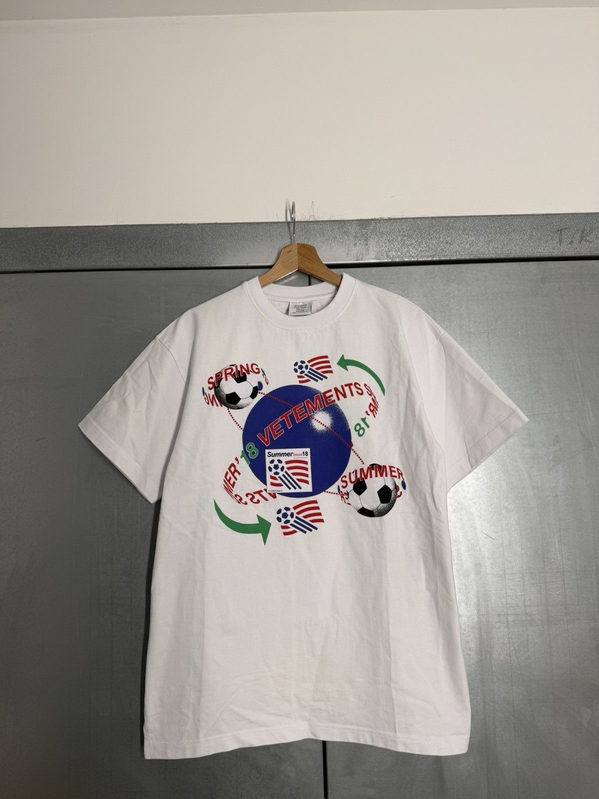 Vetements Vetements 2018 Summer Soccer T-Shirt Size US S / EU 44-46 / 1 - 1 Thumbnail