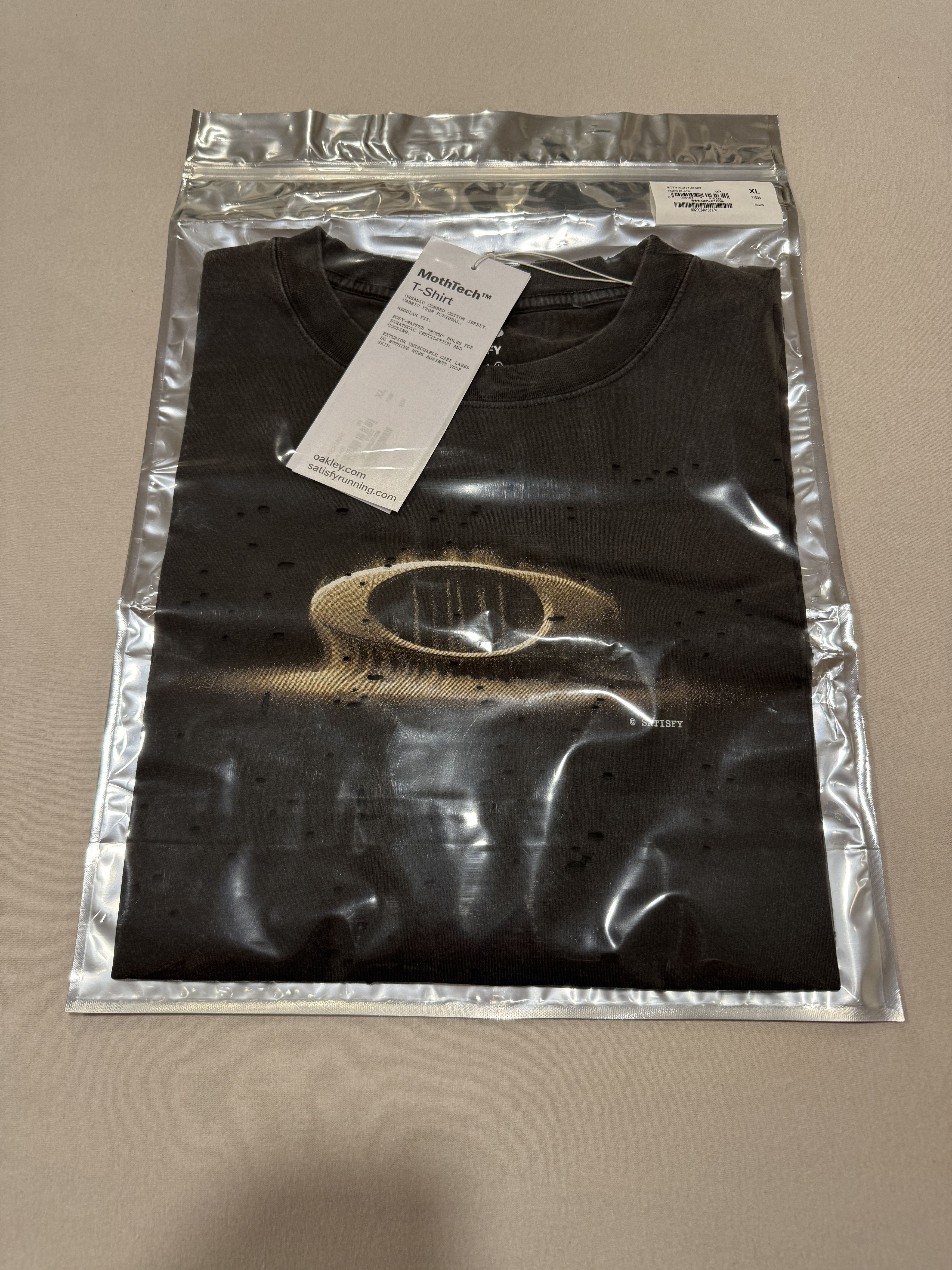 Oakley × Satisfy Oakley x Satisfy Running Mothtech t-shirt aged black XL Size US XL / EU 56 / 4 - 10 Thumbnail