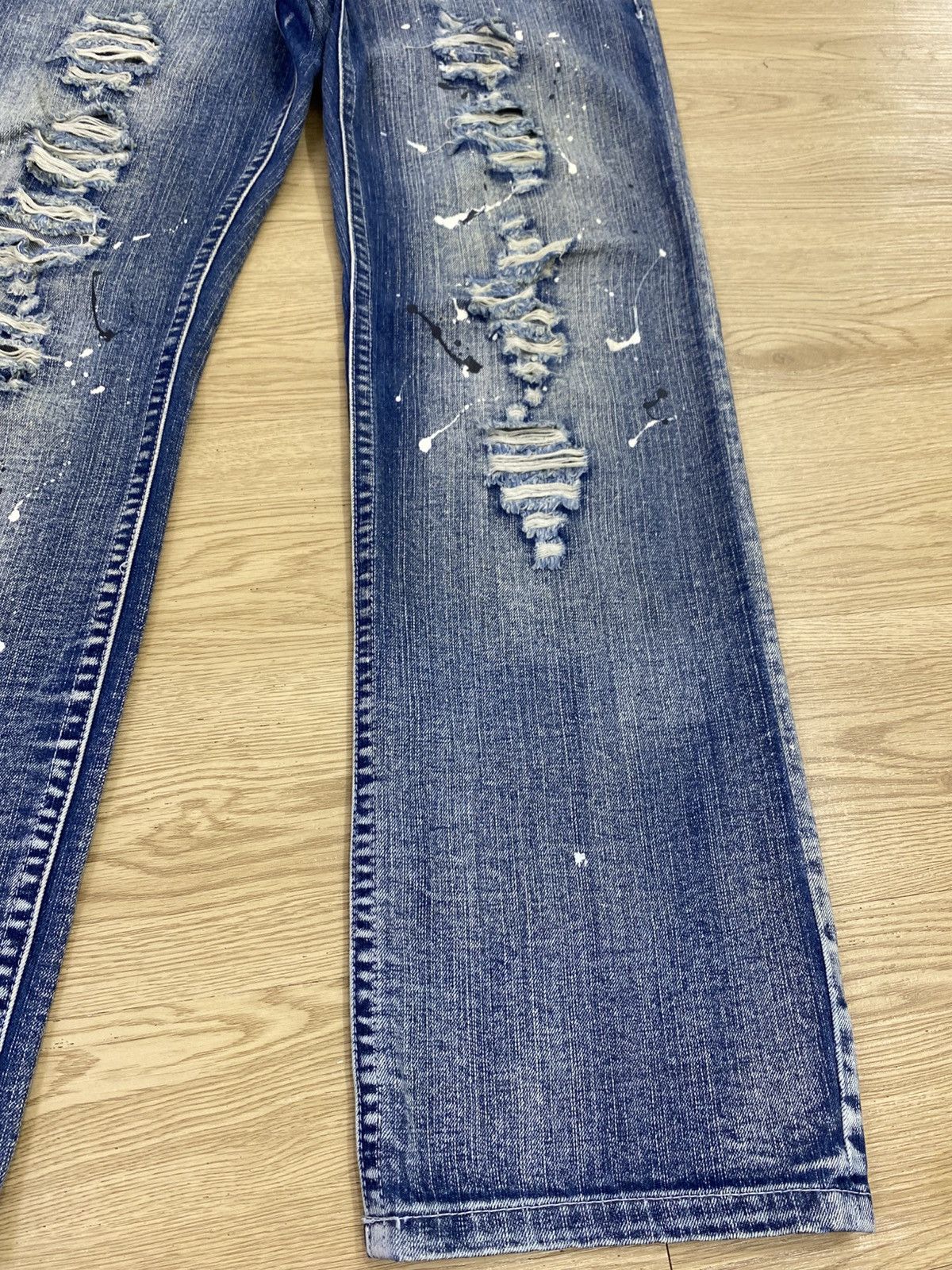 Japanese Brand Japanese Brand Distressed Style Splatter Paint Jeans Size US 33 - 8 Thumbnail
