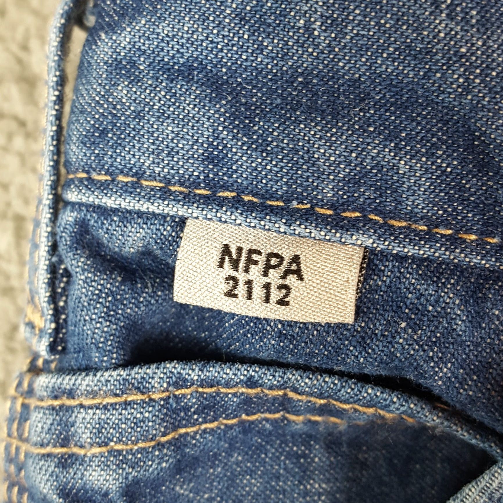 Carhartt VINTAGE Carhartt Flame-Resistant NFPA 2112 Jeans Denim Blue 38x30 Men’s Size 38 Regular Inseam 30 5-Pocket 00s 90s Workwear Mens Jeans Size US 38 / EU 54 - 4 Thumbnail