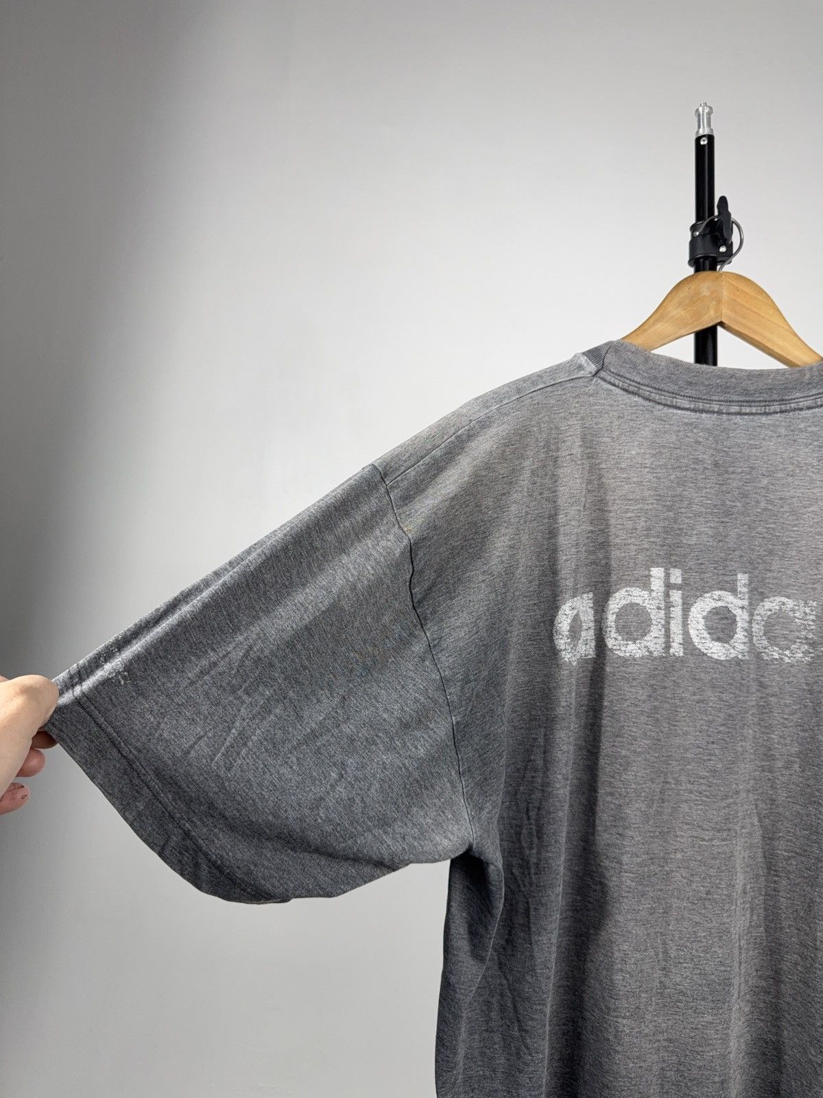 Adidas Vintage 90s Adidas Distressed Faded Logo Grey Boxy T-Shirt Size US XL / EU 56 / 4 - 13 Thumbnail