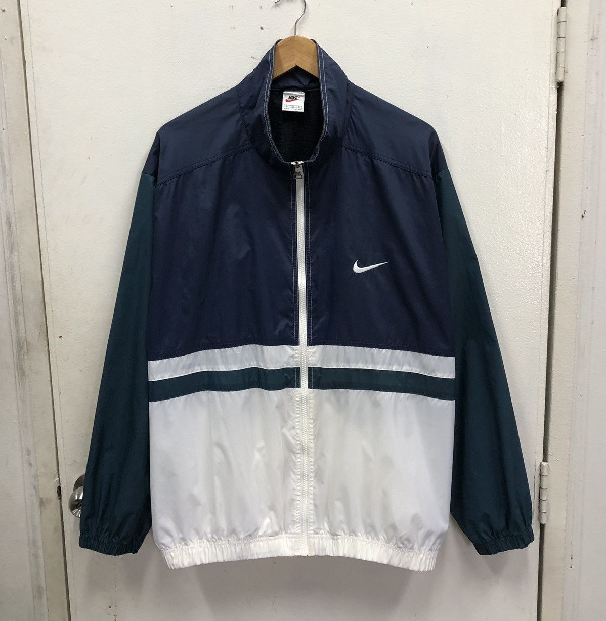 Nike VINTAGE 90S NIKE EMBROIDERY LOGO WINDBREAKER JACKET Size US L / EU 52-54 / 3 - 15 Thumbnail