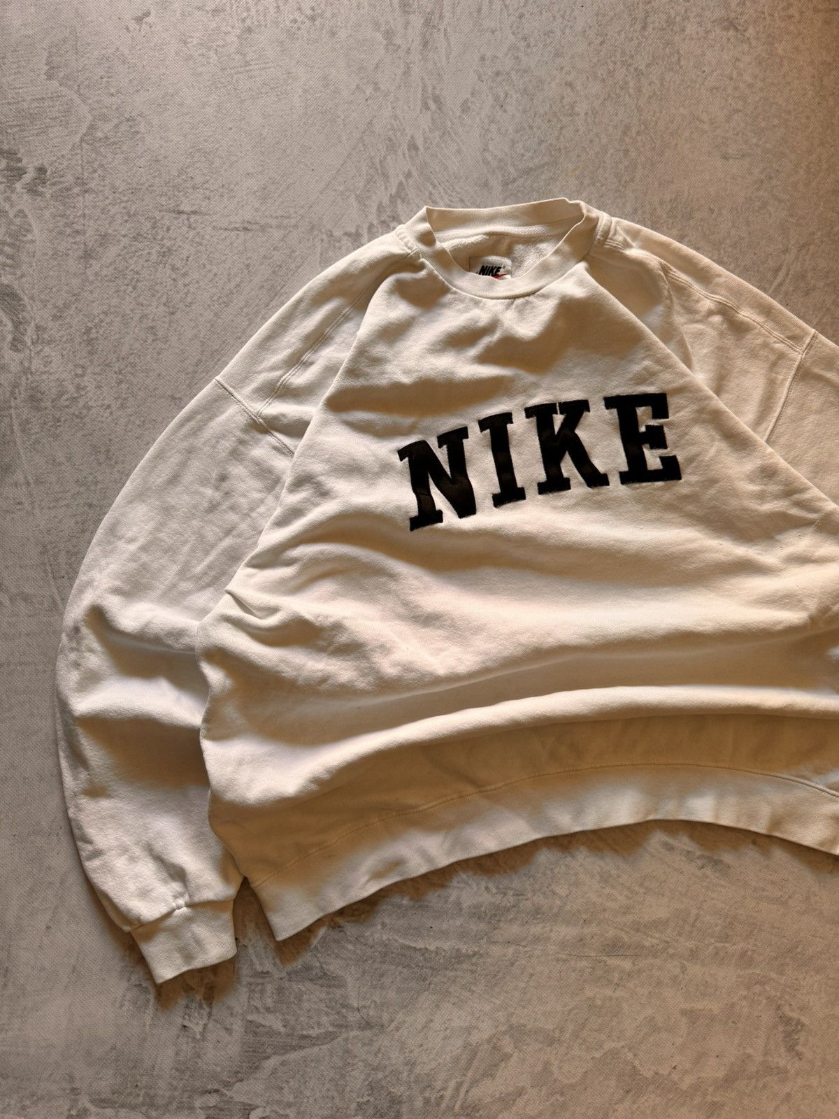 Nike × Vintage NIKE VINTAGE CENTER LOGO OVERSIZE BOXY SWEATSHIRT Size US XL / EU 56 / 4 - 2 Thumbnail