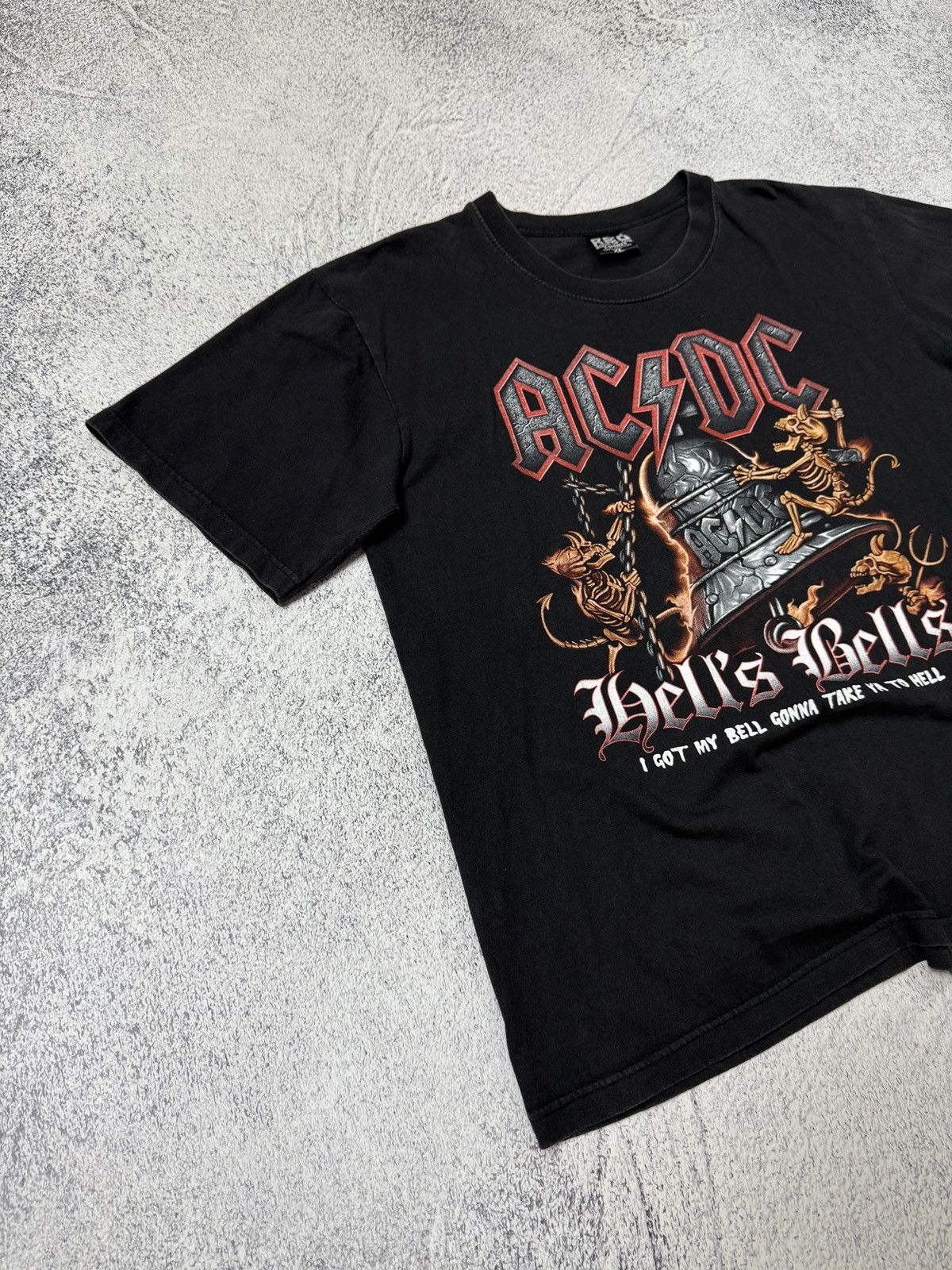 AC/DC Vintage AC/DC Hell's Bells T-Shirt Size US XL / EU 56 / 4 - 2 Thumbnail