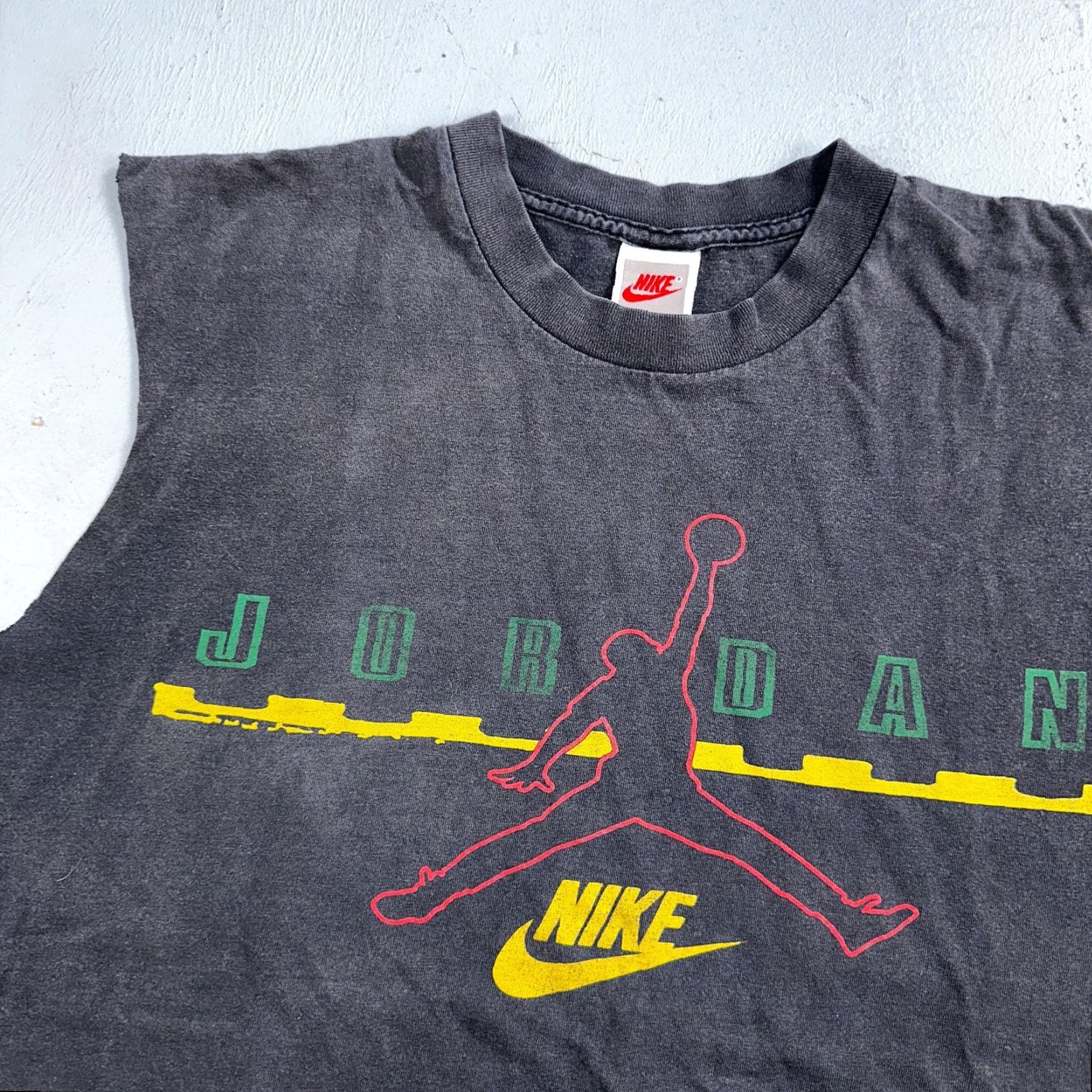 Nike VINTAGE Nike Basketball T-Shirt Men L Black 90s Faded Gray USA Cotton Crew Neck Short Sleeve Size US L / EU 52-54 / 3 - 2 Thumbnail