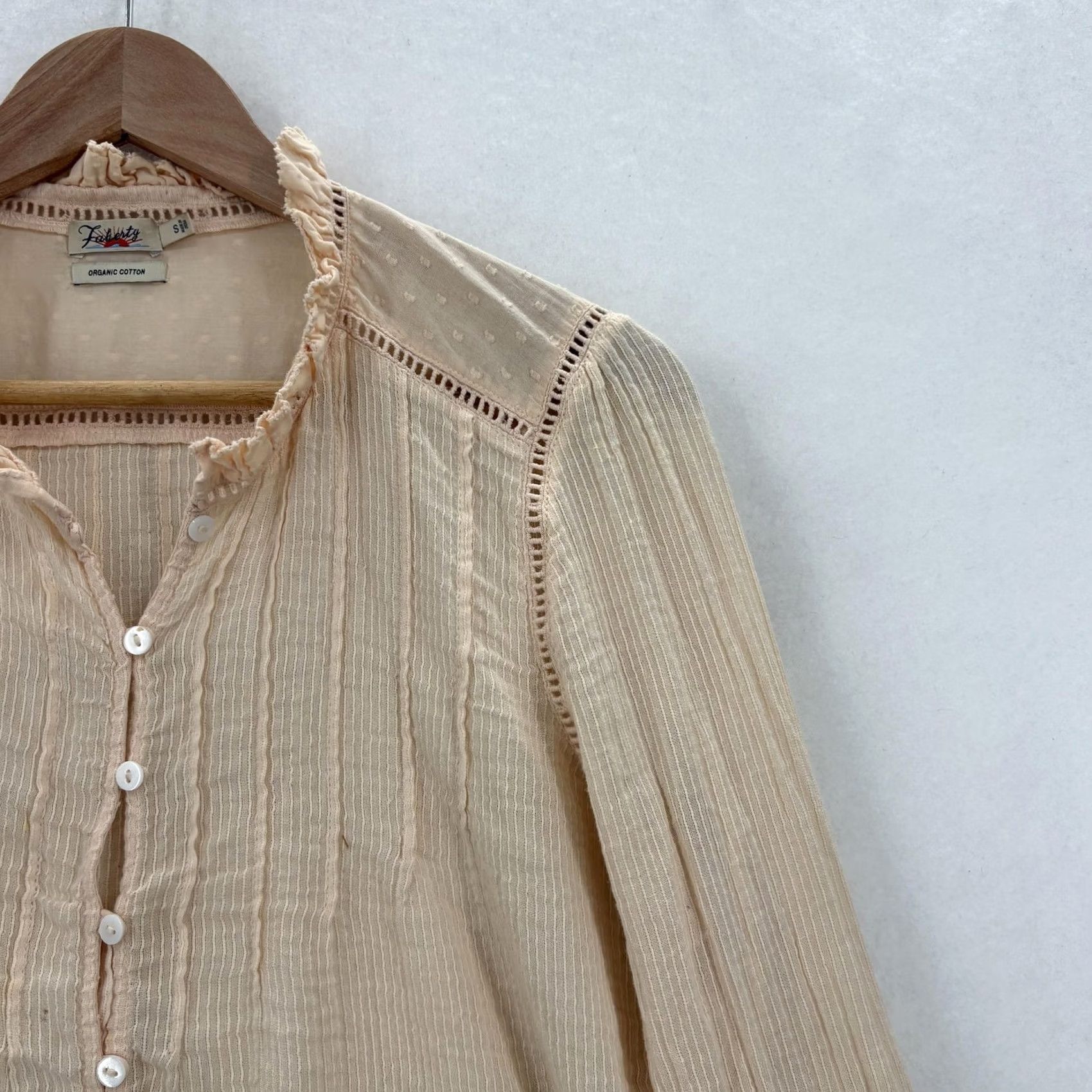 Faherty Faherty Blouse Womens Small Beige Organic Cotton V-Neck Long Sleeve Button Ruffle Crinkle Size S / US 4 / IT 40 - 2 Thumbnail