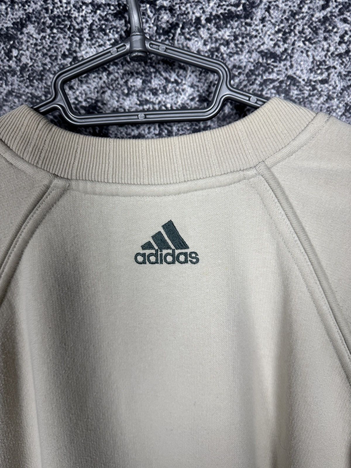 Adidas Adidas Vintage 90s Sweatshirt Big Embroidered Logo Size M Size US M / EU 48-50 / 2 - 16 Thumbnail