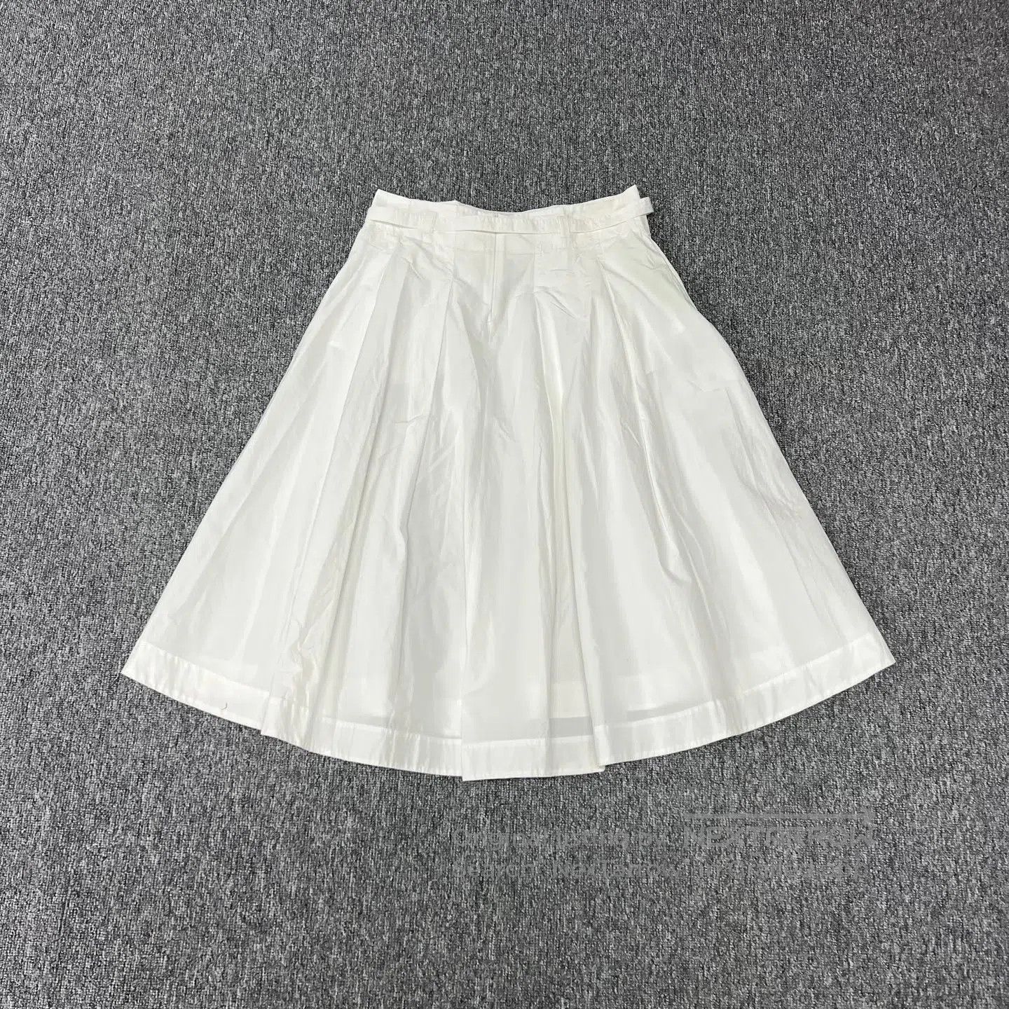 Loro Piana LORO PIANA SIZE 42 White half-skirt| Size 25" / US 0 / IT 36 - 2 Thumbnail
