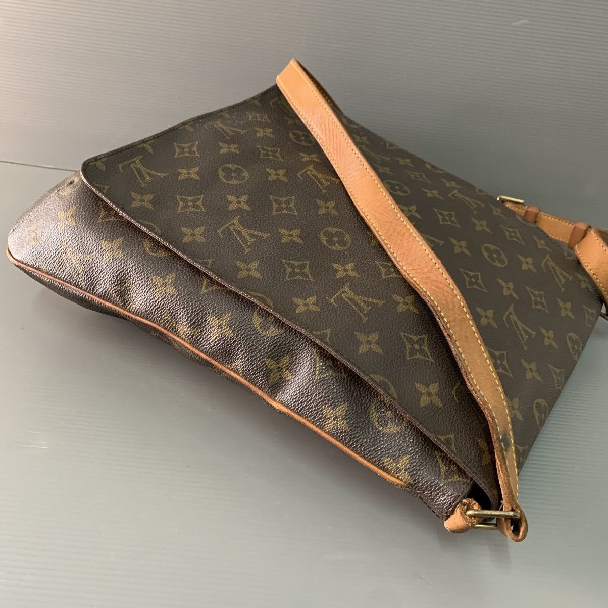Louis Vuitton Louis Vuitton Monogram Mussete GM Slingbag Size ONE SIZE - 7 Thumbnail