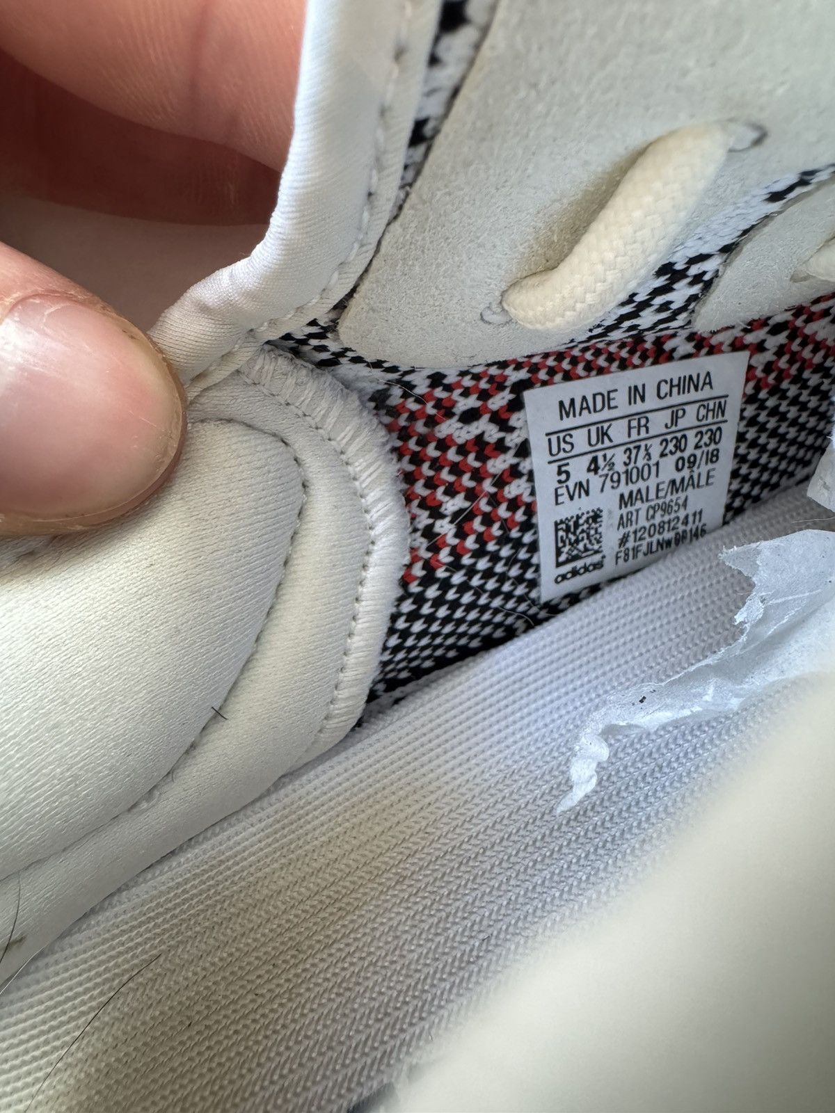 Adidas × Yeezy Yeezy v2 zebras Size US 5 / EU 37 - 17 Thumbnail