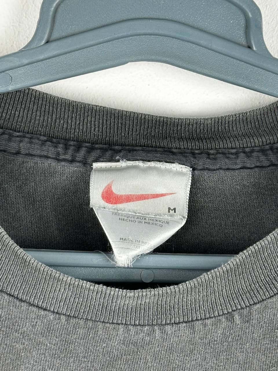 Nike × Vintage Nike Vintage T Shirt Faded Distressed big logo center swoosh Size US M / EU 48-50 / 2 - 6 Thumbnail