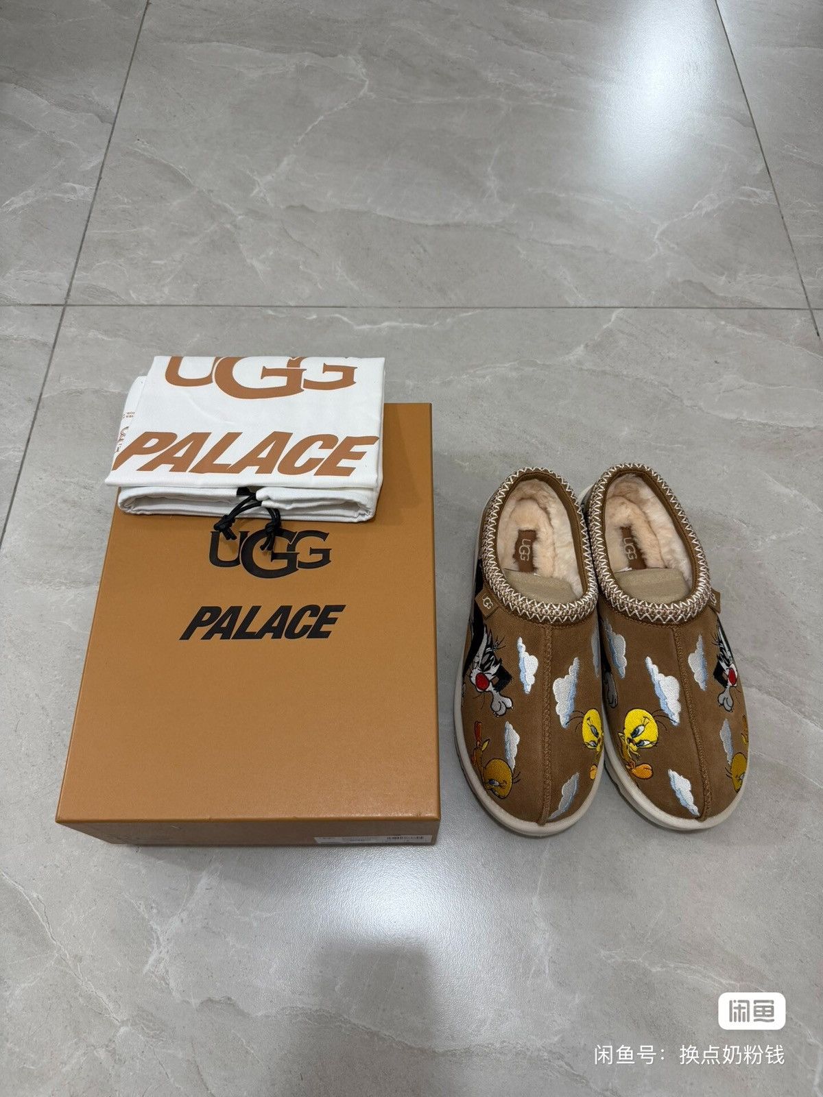 Palace × Ugg PALACE x Looney Tunes x UGG Ultra Mini sandals shoes Size US 8.5 / EU 41-42 - 7 Thumbnail