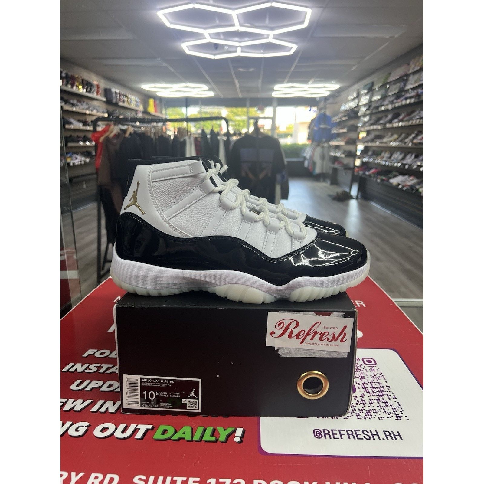Jordan Brand Air Jordan 11 Gratitude Size 10.5 CT8012-170 Size US 10.5 / EU 43-44 - 1 Thumbnail