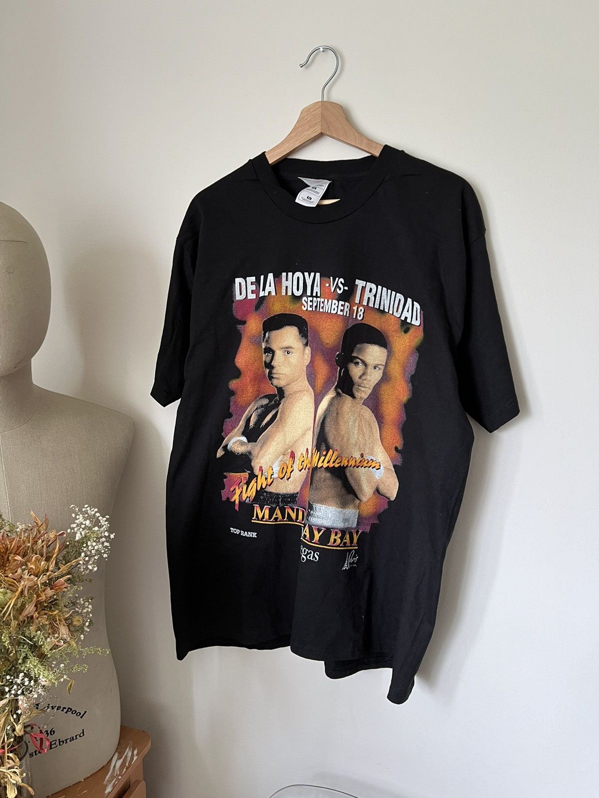 image of 1990X Clothing x Mgm Grand 1999 Oscar De La Hoya Vs Tito Trinidad Boxing Promo Tee in Black (Size X