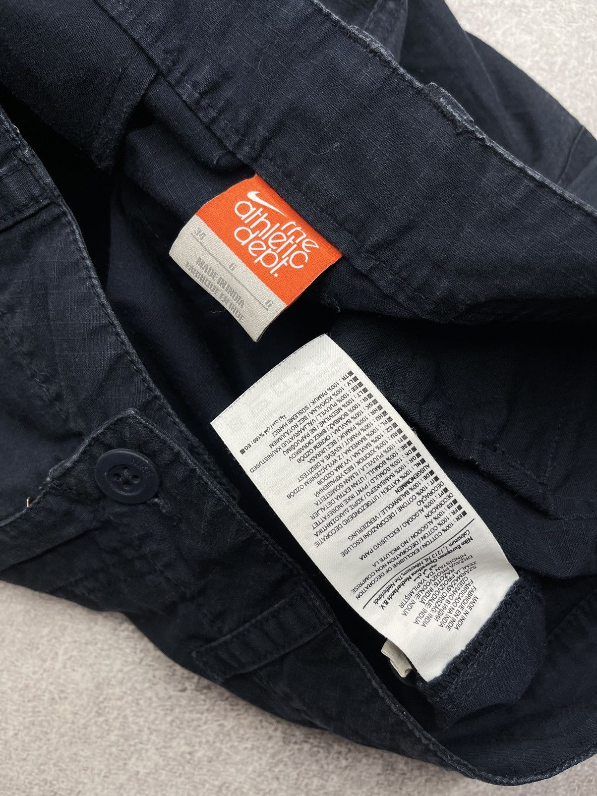 Nike Vintage Nike Cargo Shorts Navy Y2K Drill ACG TN Size US 34 / EU 50 - 10 Thumbnail