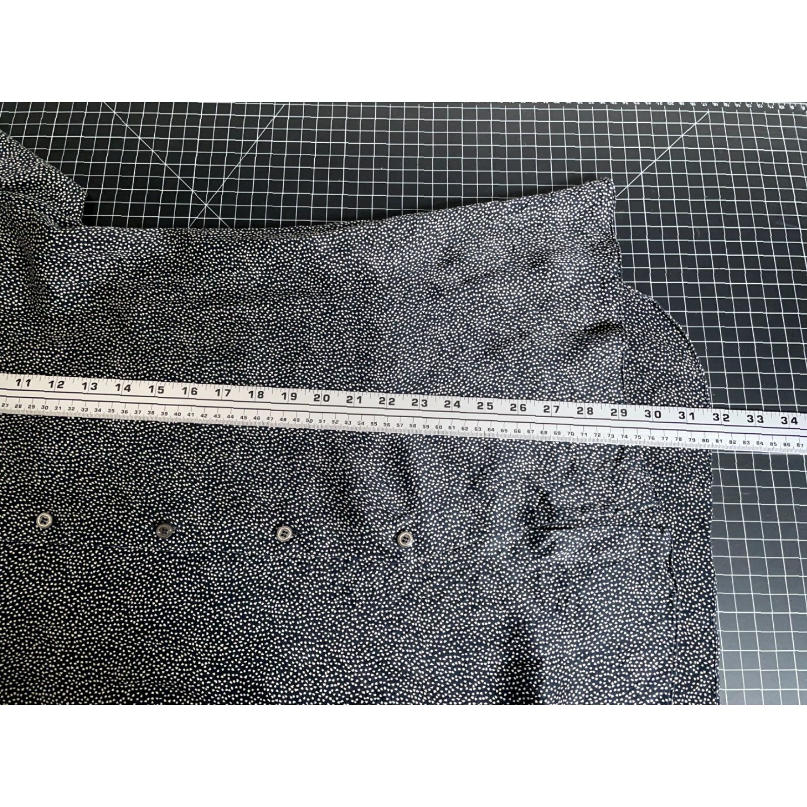 Vintage VINTAGE D. Fine Mirage Bellagio Silk Shirt Mens XL Black Geometric Pattern Italy 70s 80s Retro Shirt Mens XL Black Silk Geometric Pattern Italy Size US XL / EU 56 / 4 - 6 Thumbnail