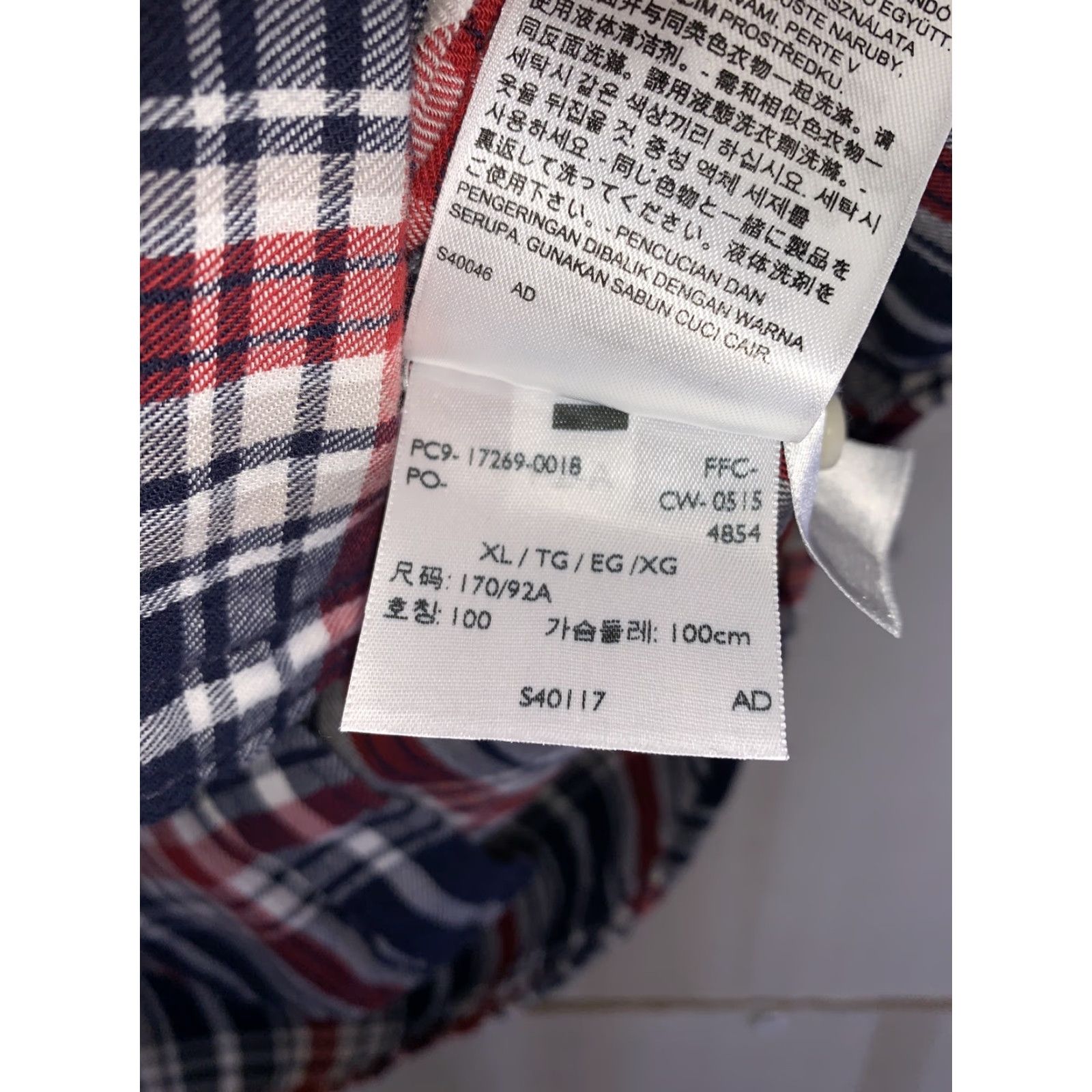 Vintage VINTAGE Levi’s Tailored Fit Marbled Snap Front Red Plaid Flannel Womens Shirt XL Size XL / US 12-14 / IT 48-50 - 5 Thumbnail