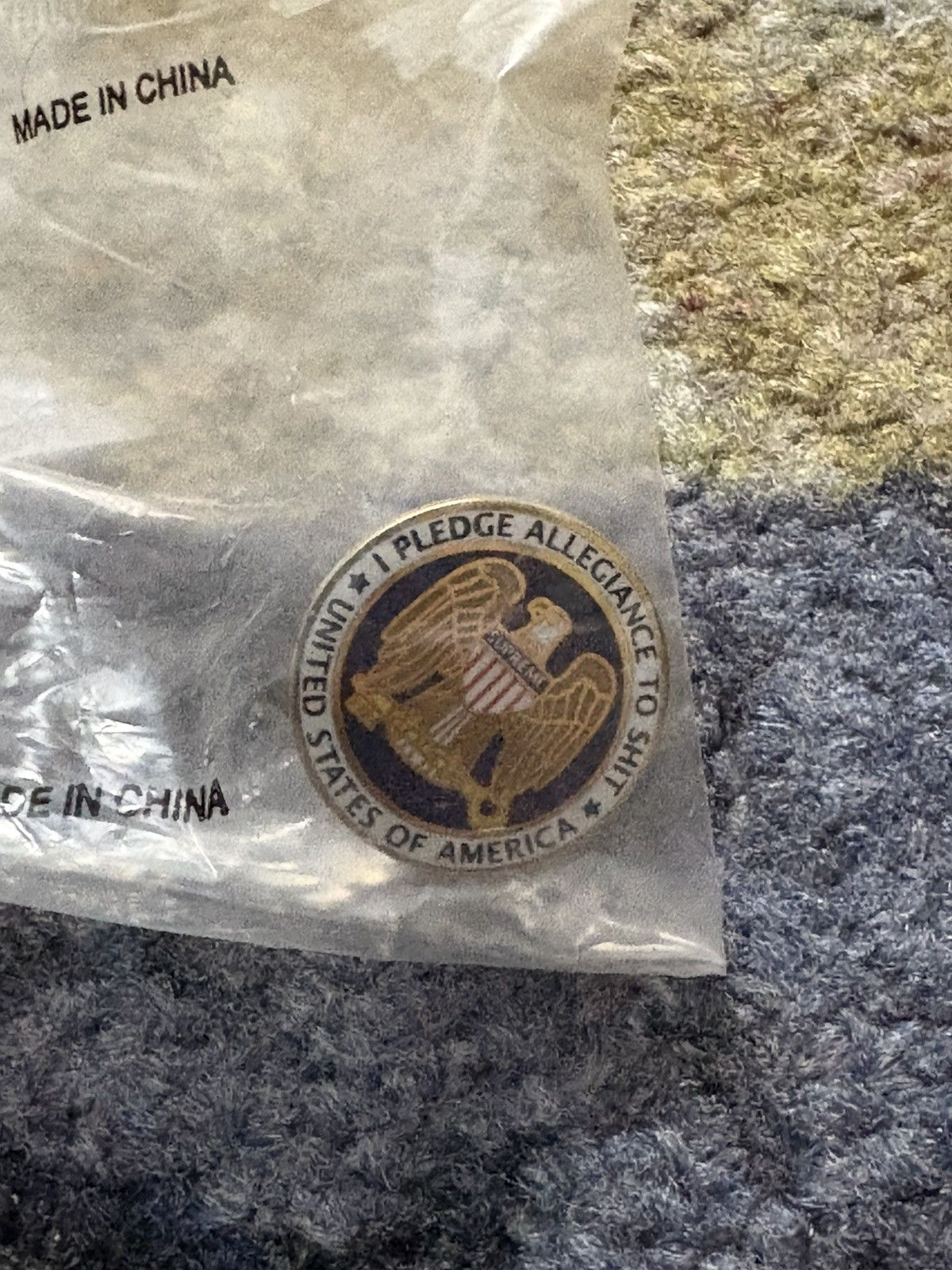Supreme Supreme Pledge Allegiance Pin Size ONE SIZE - 1 Thumbnail