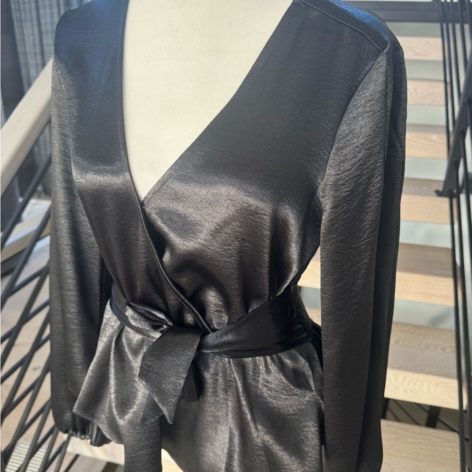 Other New Y2K Guess Black Satin Wrap Top size XS Size S / US 4 / IT 40 - 8 Thumbnail