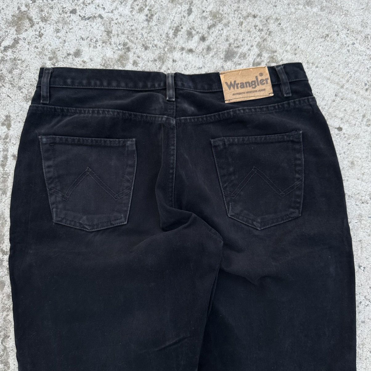 Wrangler Vintage Western Style Wrangler Jeans Size 33 Y2K 00s Baggy Size US 33 - 11 Thumbnail