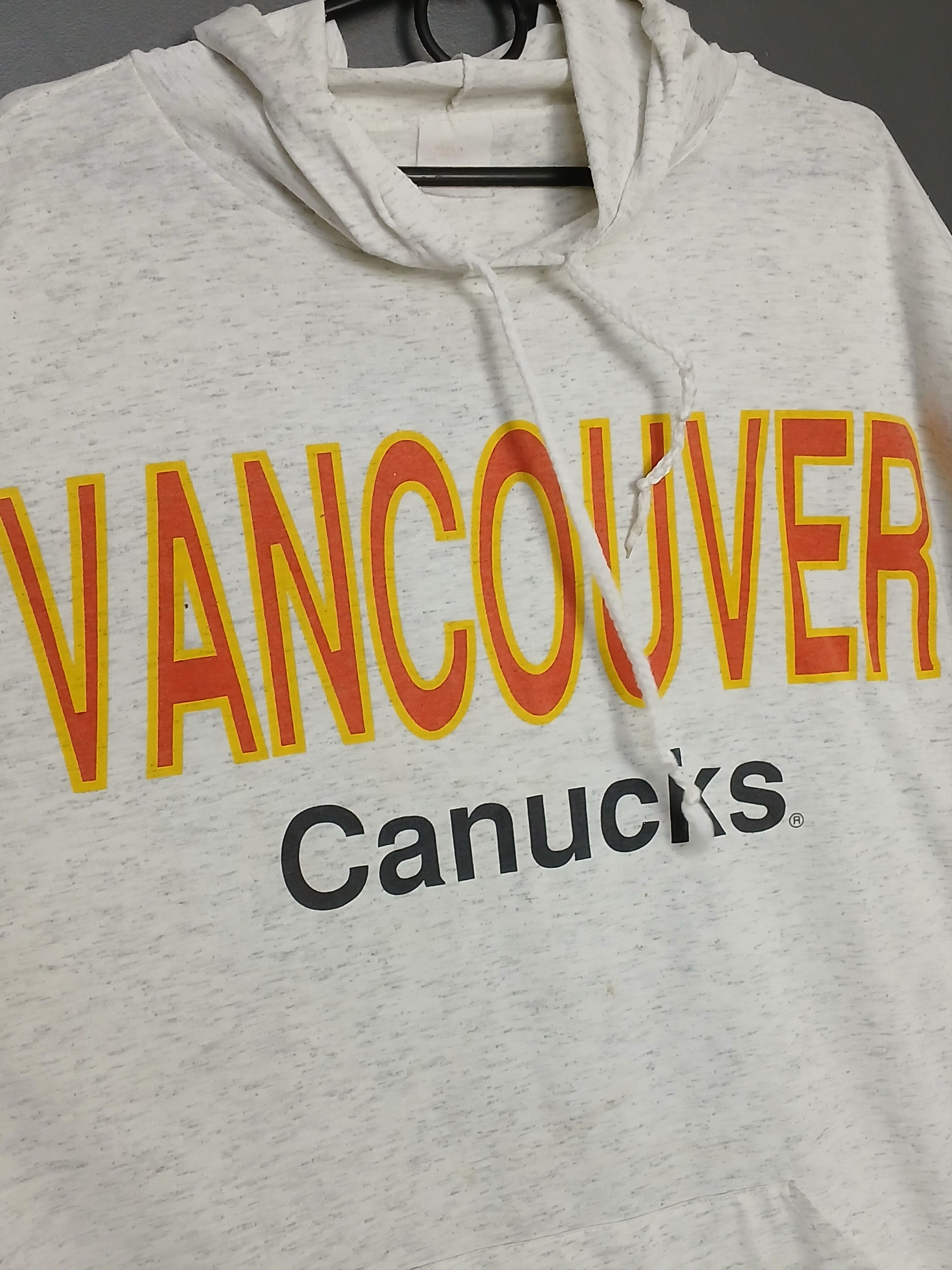NHL × Vintage Vintage 1993 NHL Vancouver Canucks Hockey T-Shirt Size US L / EU 52-54 / 3 - 3 Thumbnail