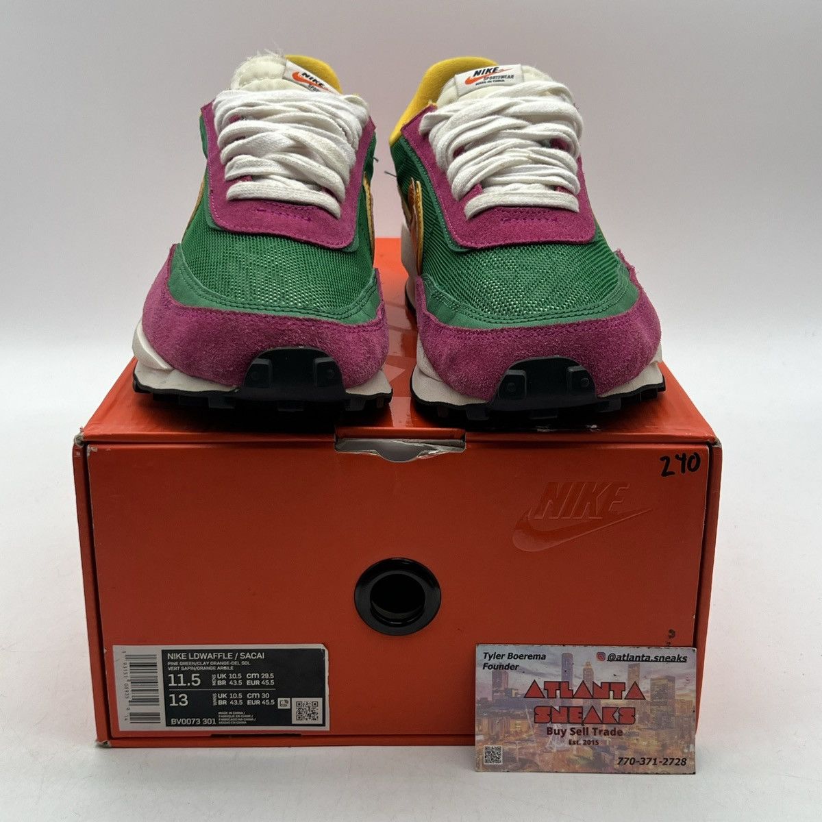 Nike Sacai x LDWaffle pine green Size US 11.5 / EU 44-45 - 2 Thumbnail