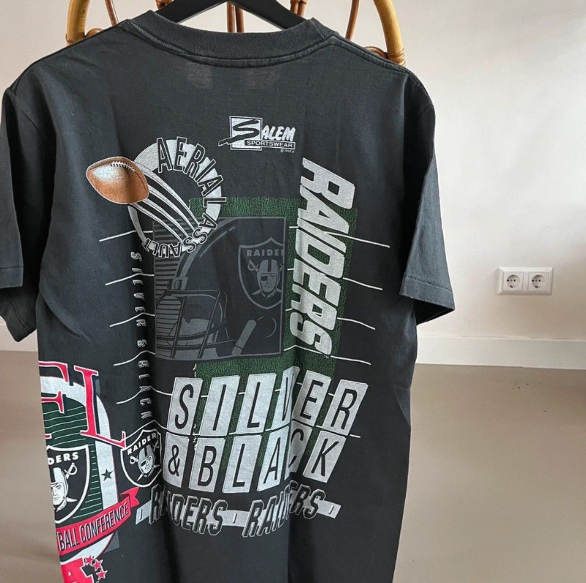NFL × Salem Sportswear × Vintage Vintage Los Angeles Raiders NFL Salem Sportswear Tee Size US M / EU 48-50 / 2 - 7 Thumbnail