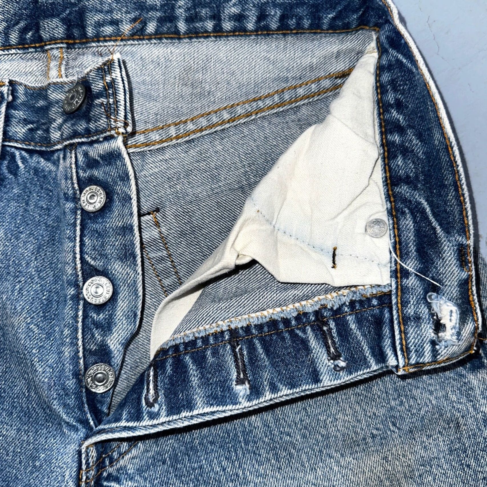 Levi's VINTAGE Levi's 501 Jeans Men 28x34 Blue Denim Straight 80s USA Selvedge Distressed Classic 501 XX Size US 28 / EU 44 - 7 Thumbnail