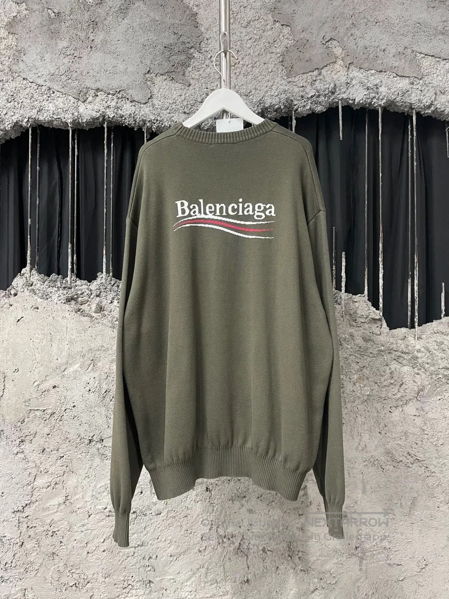 Balenciaga balenciaga logo sweater in green. Size US M / EU 48-50 / 2 - 2 Thumbnail
