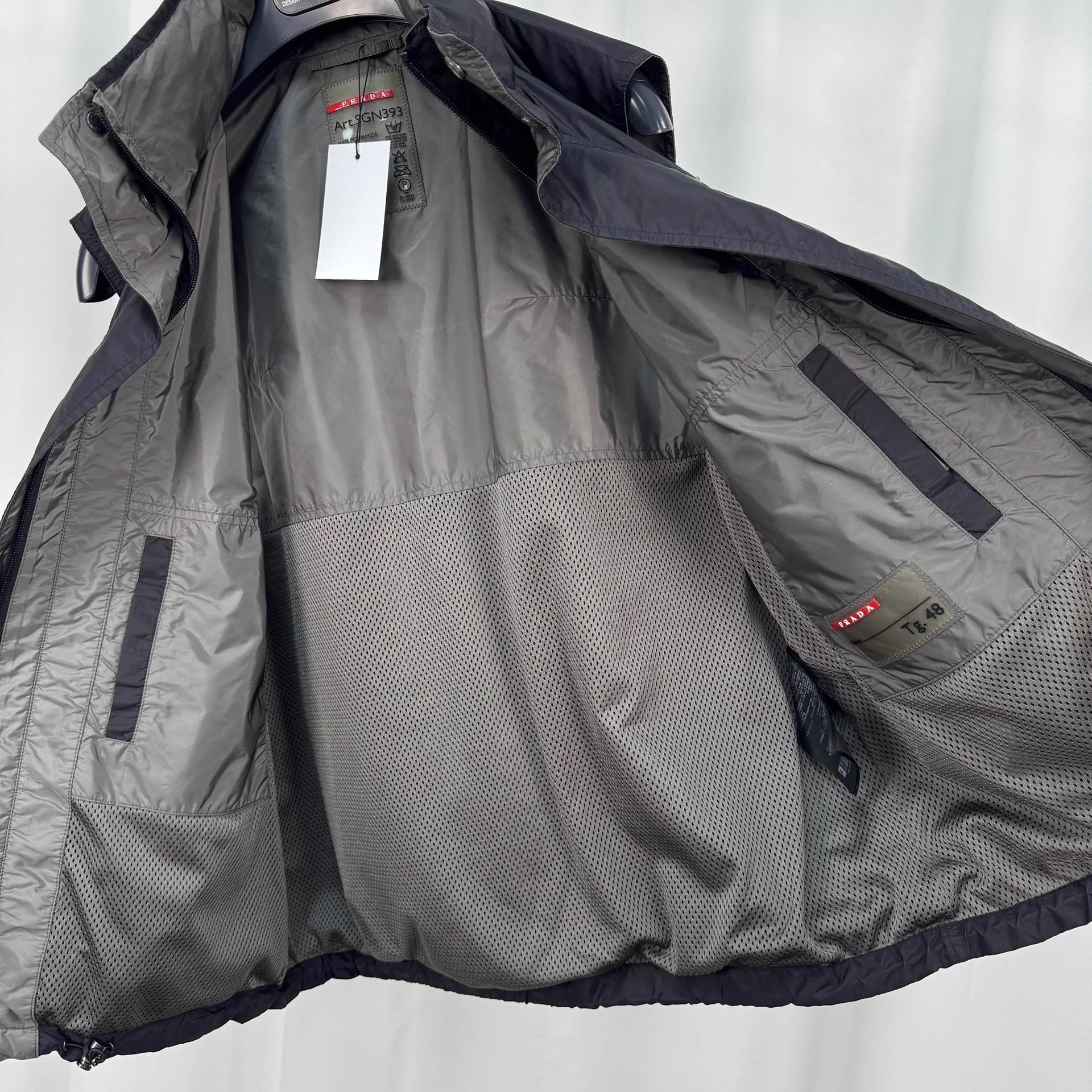 Prada Prada Red Label Nylon Vest 48 98 New Size US M / EU 48-50 / 2 - 5 Thumbnail