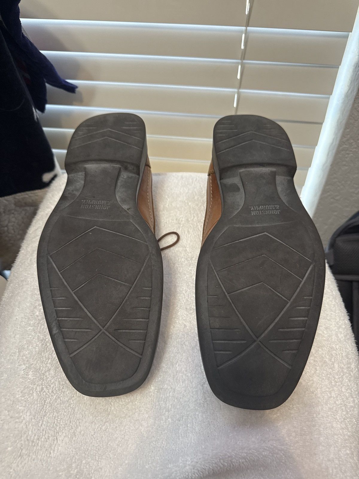 Johnston & Murphy Johnston and Murphy tan size 9.5 lace up dress shoes Size US 9.5 / EU 42-43 - 1 Thumbnail