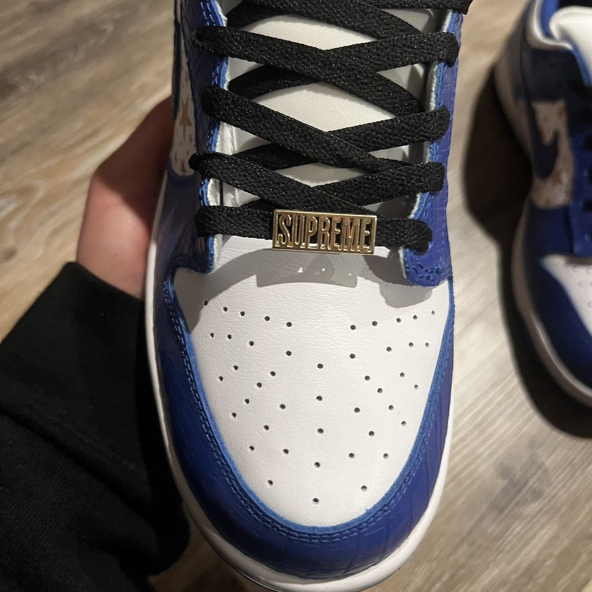Nike × Supreme Nike Sb Dunk Low Supreme Stars Hyper Royal Size US 10.5 / EU 43-44 - 21 Thumbnail