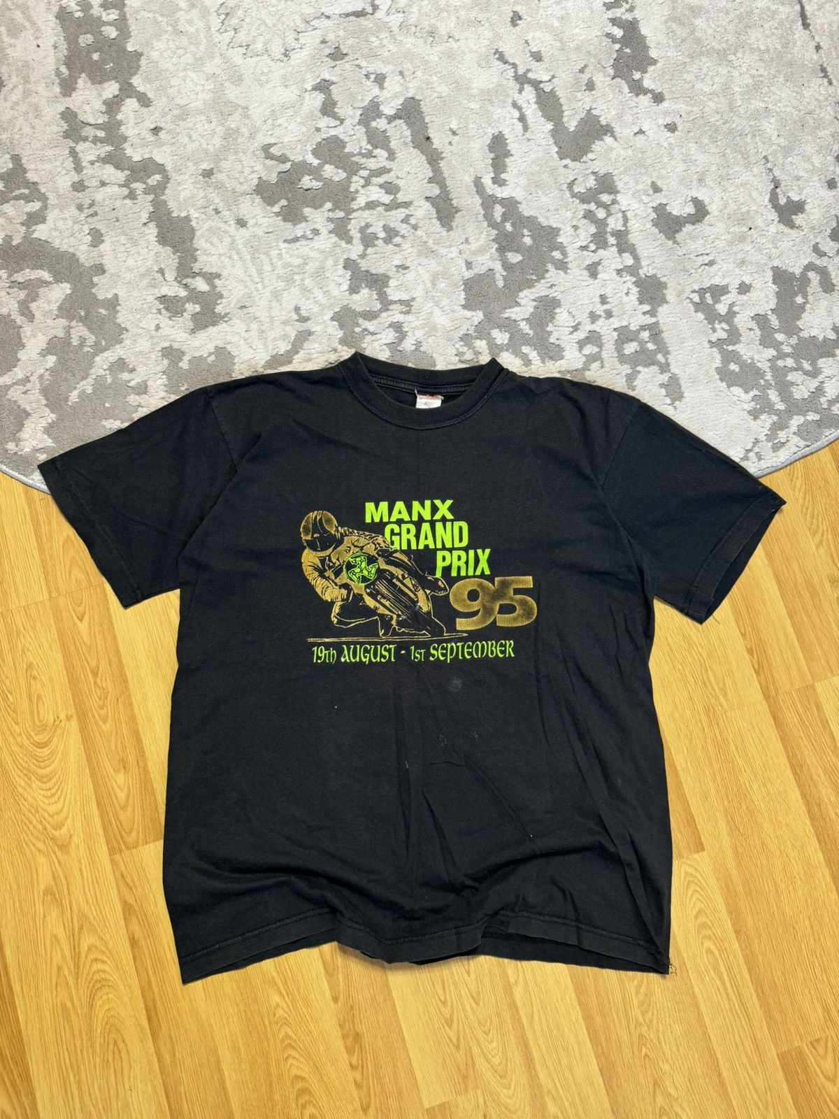 Vintage Vintage 1995 Manx Grand Prix 95 Moto Racing Faded Black Tee Size US M / EU 48-50 / 2 - 1 Thumbnail